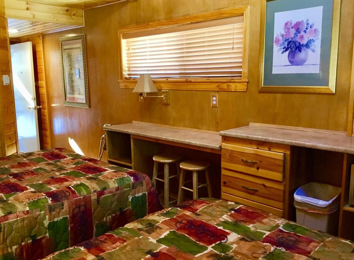 Giant Oaks Lodge photo 45
