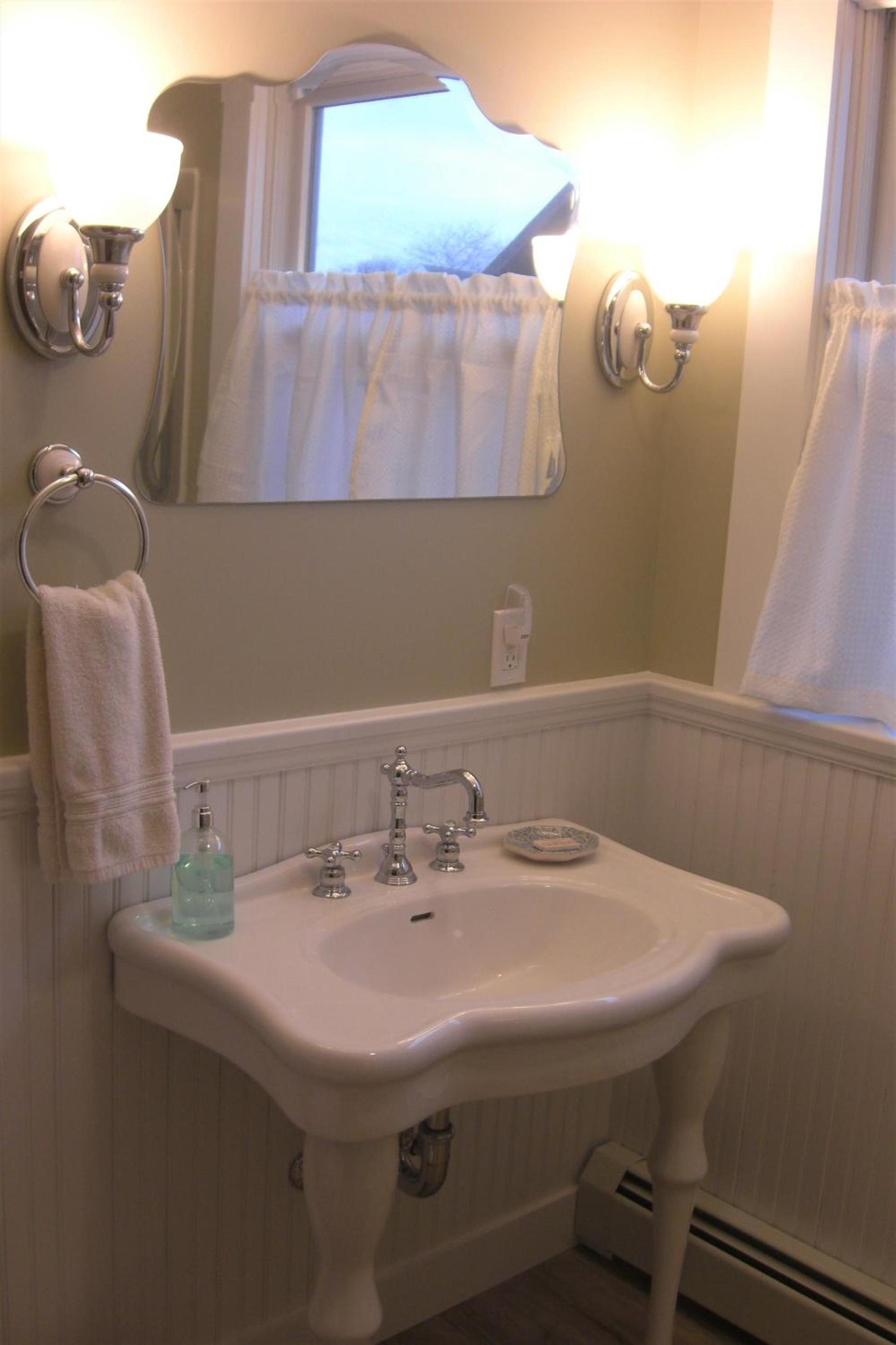 Seafarer Inn photo 46
