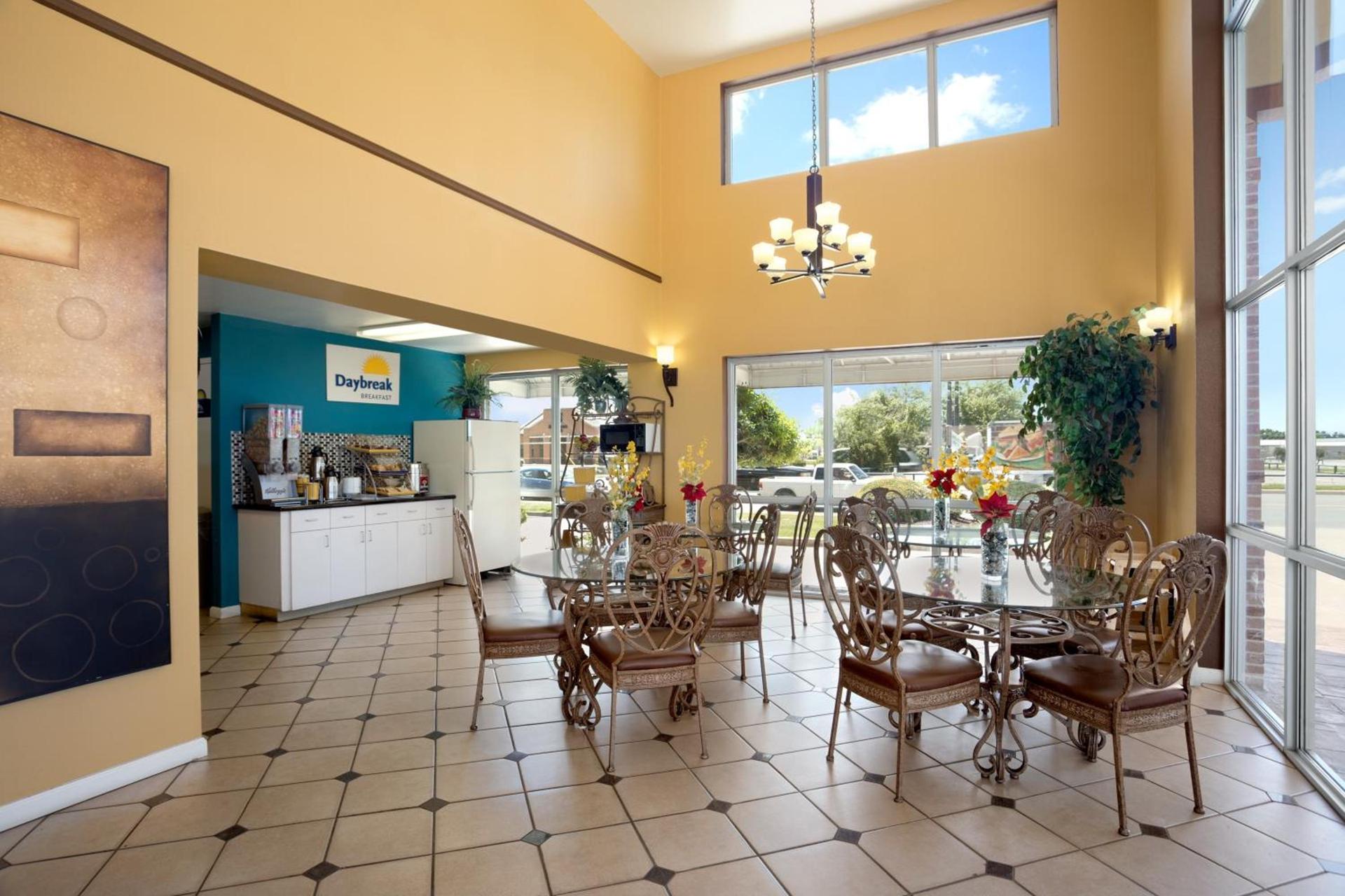 Days Inn by Wyndham Conway photo 35
