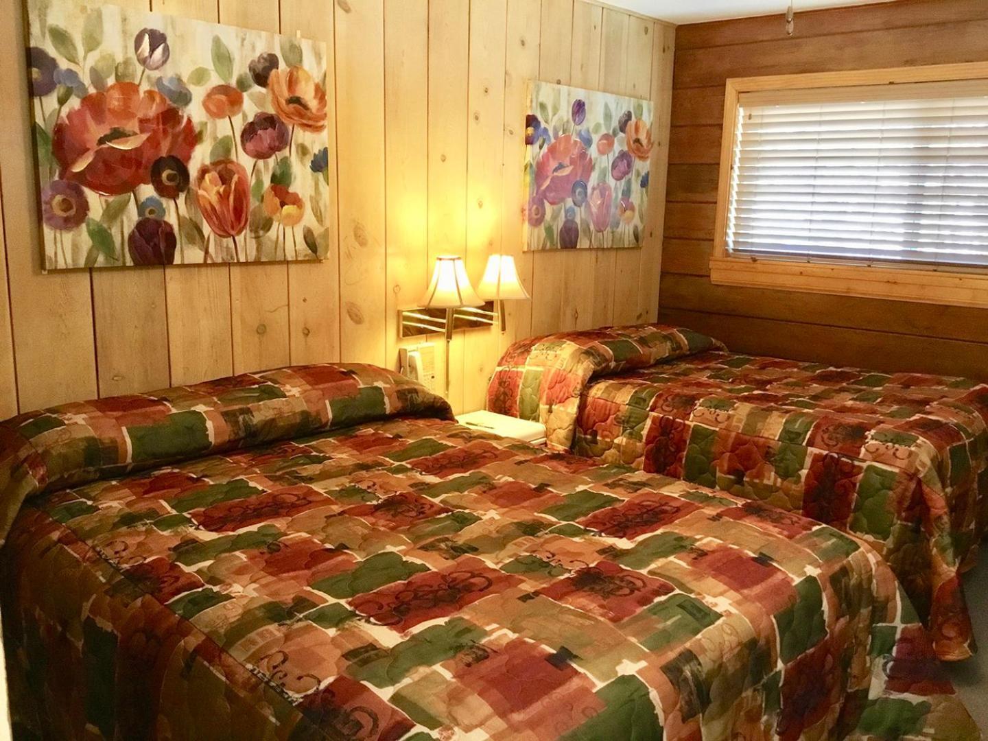 Giant Oaks Lodge photo 40