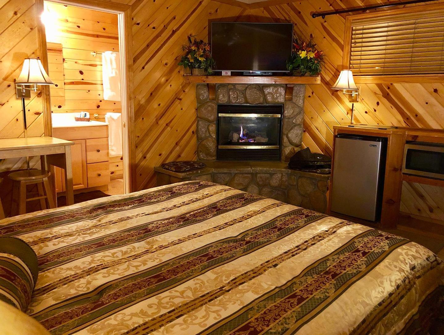 Giant Oaks Lodge photo 34