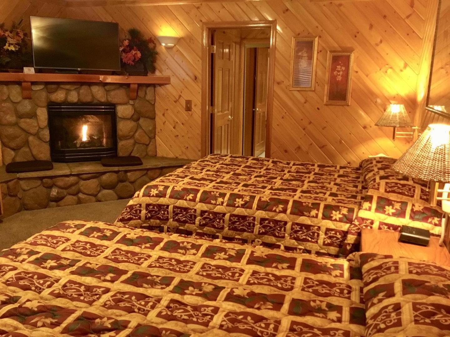 Giant Oaks Lodge photo 78