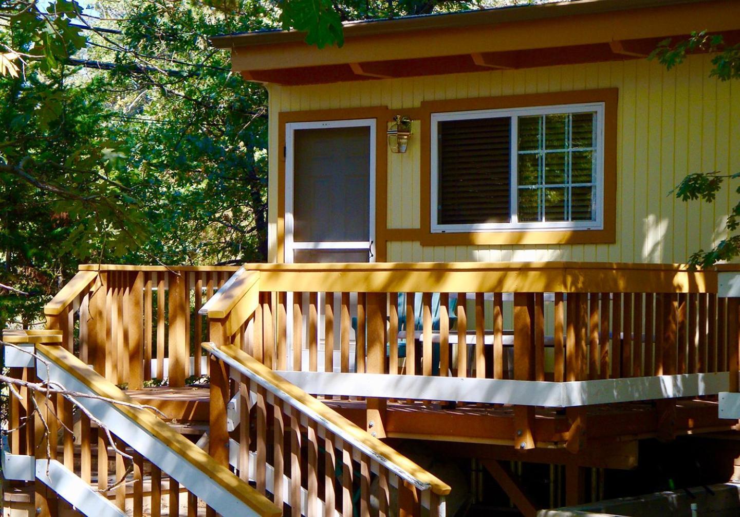 Giant Oaks Lodge photo 31