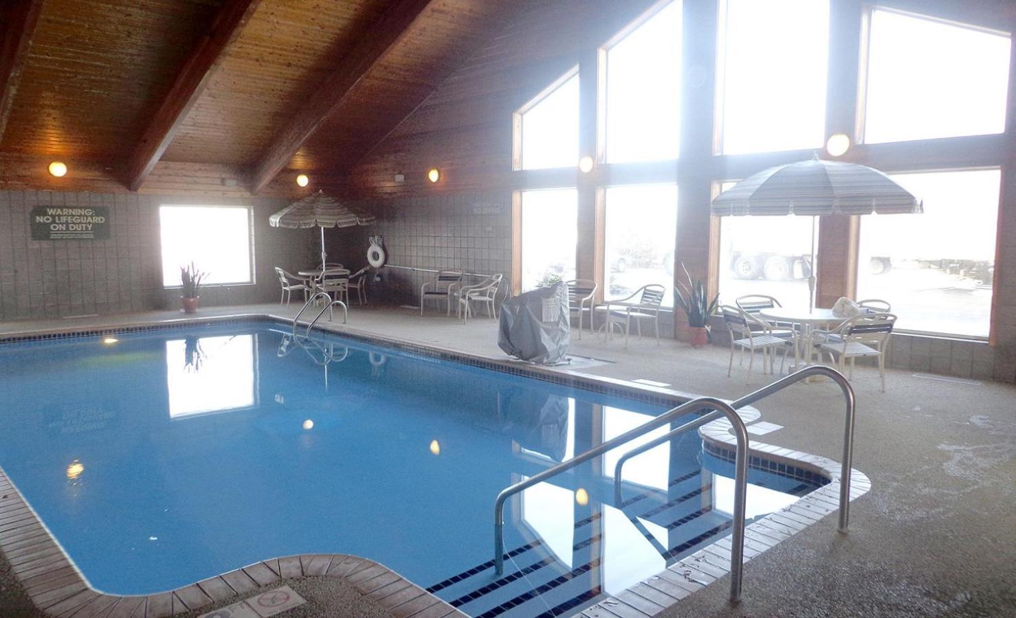 AmericInn by Wyndham Marshall photo 3