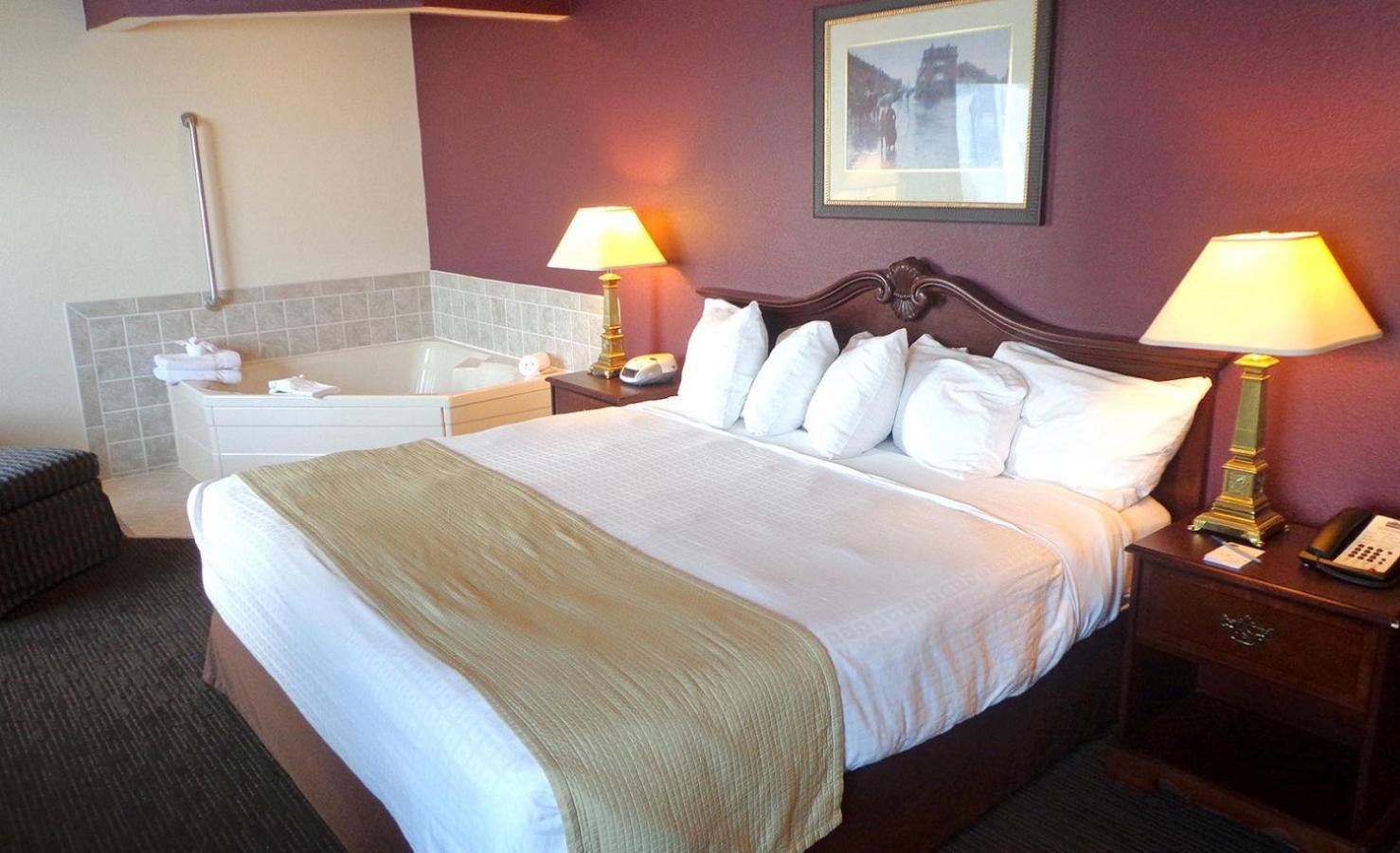 AmericInn by Wyndham Marshall photo 7