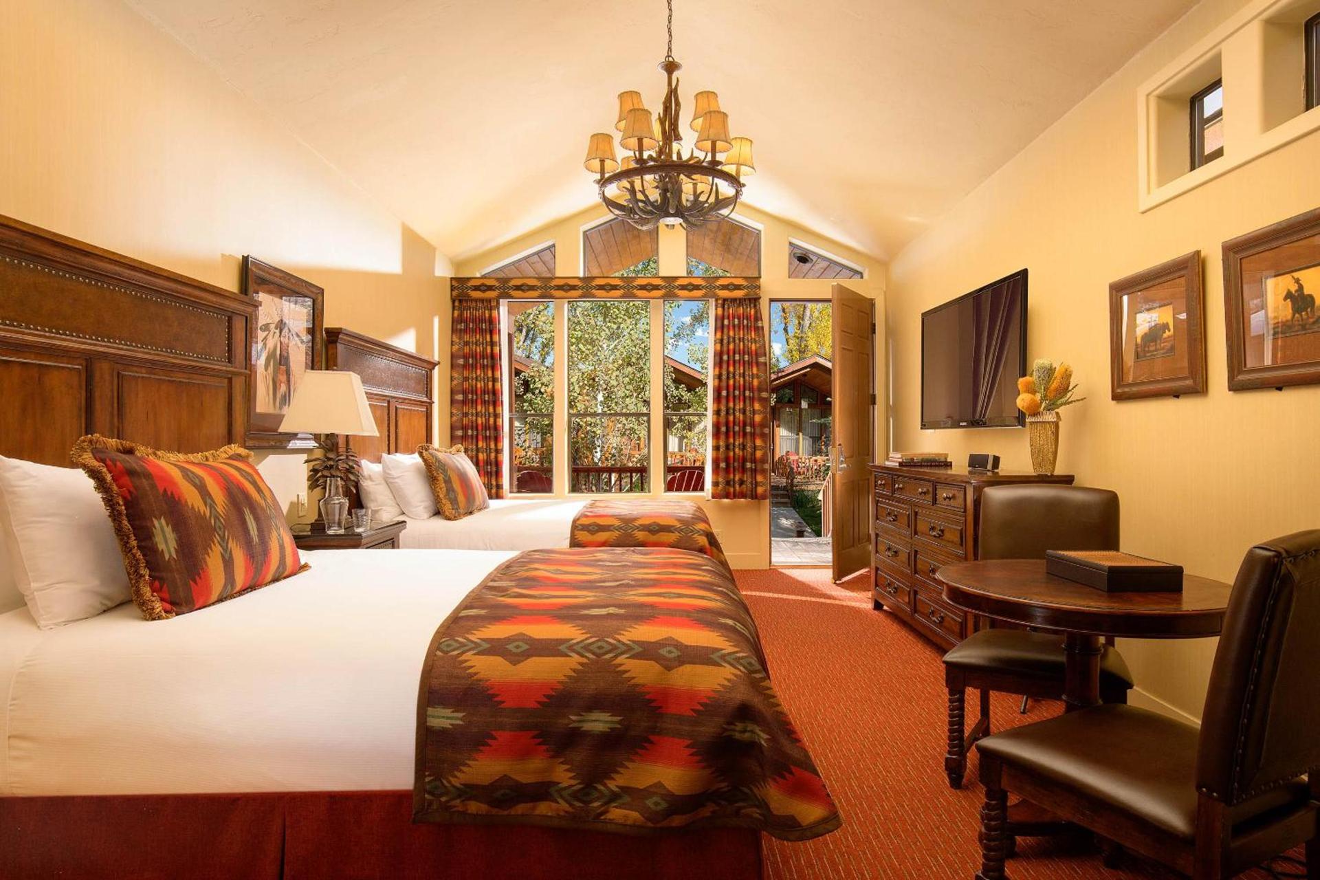 Rustic Inn Creekside photo 13