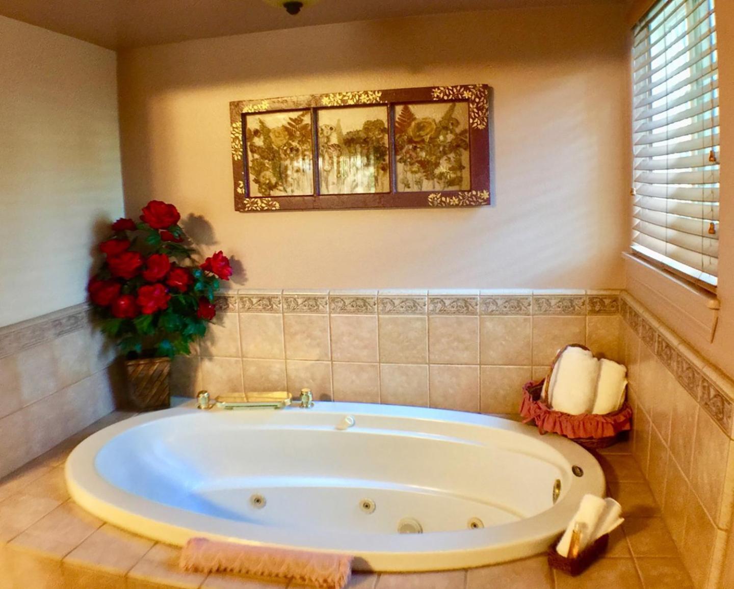 Giant Oaks Lodge photo 64