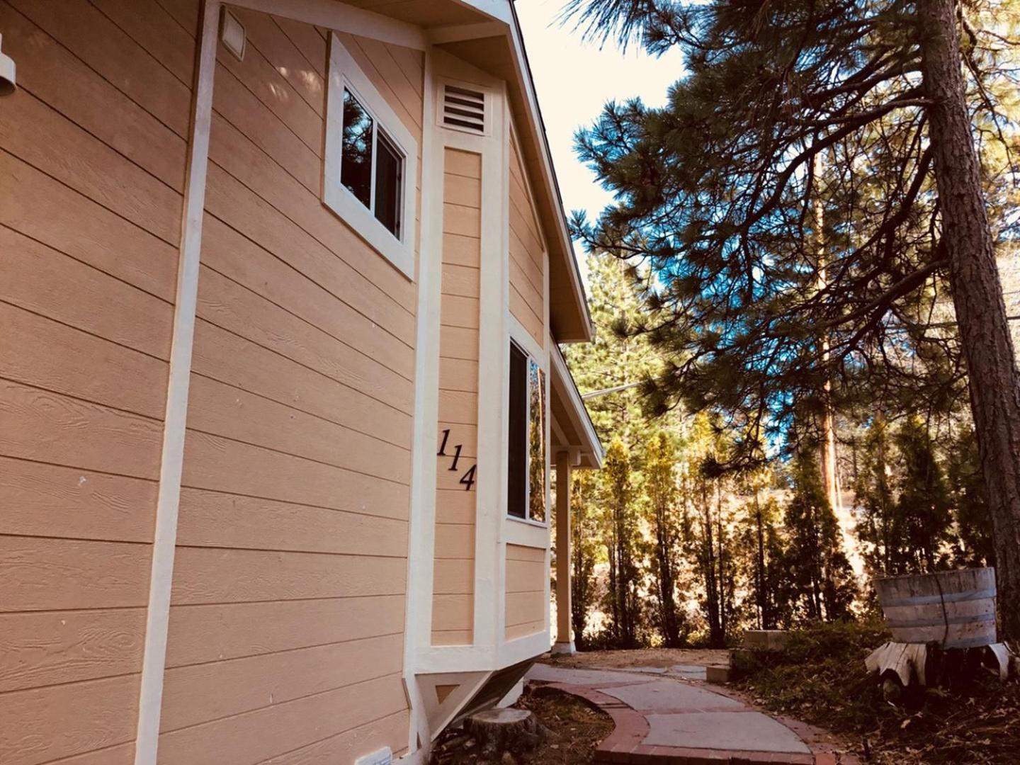 Giant Oaks Lodge photo 15