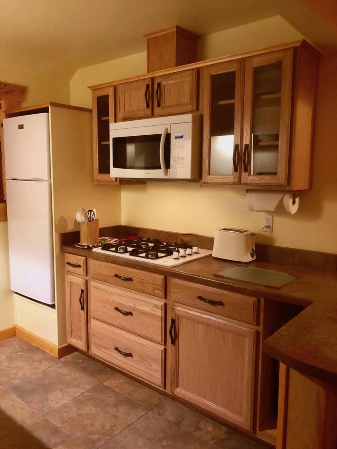 Giant Oaks Lodge photo 18