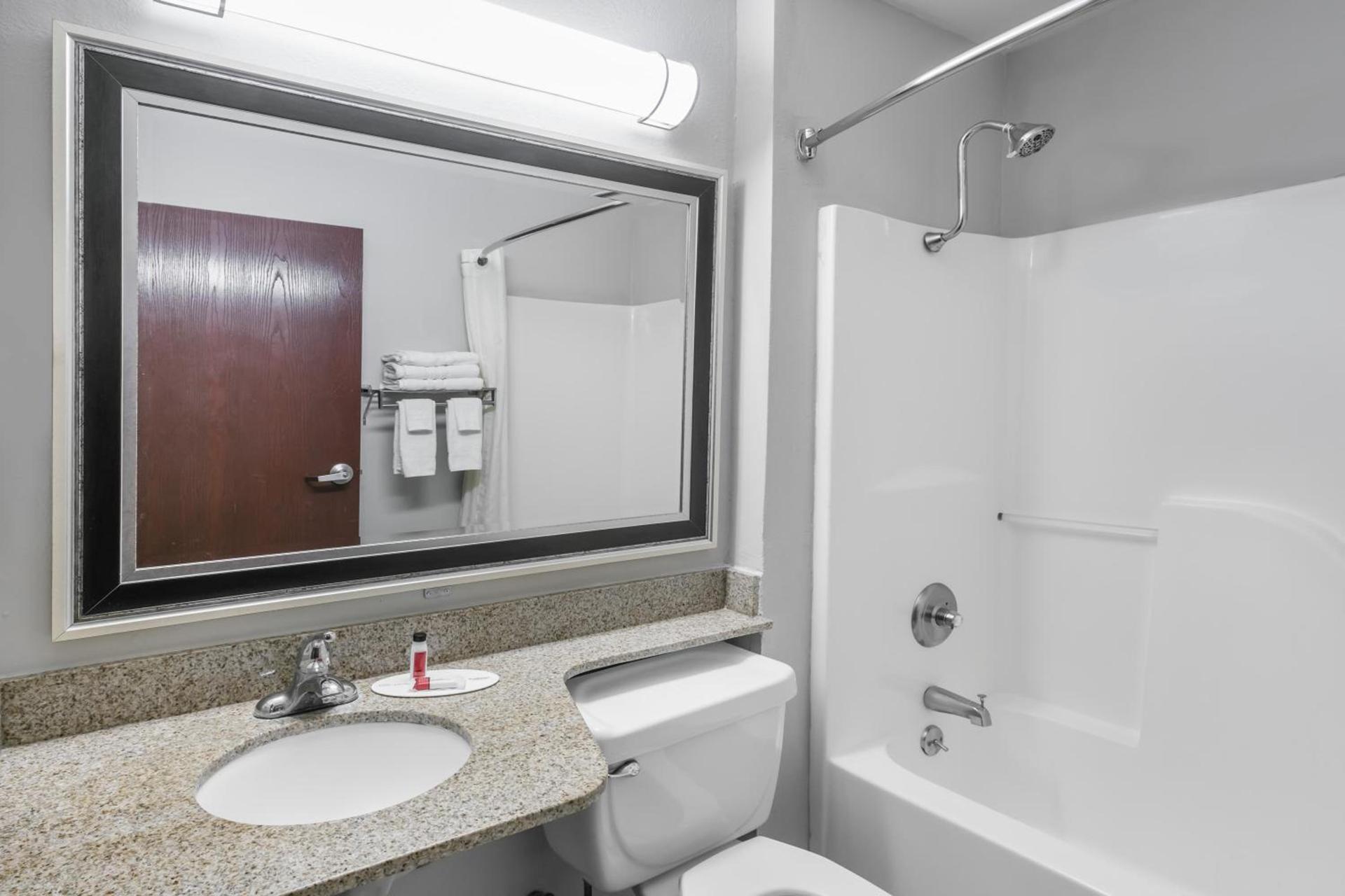 Microtel Inn and Suites Lafayette photo 29