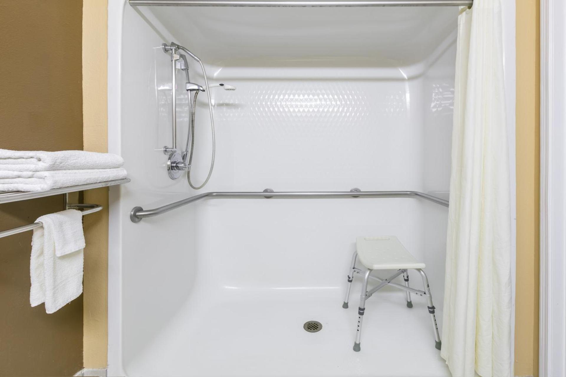 Microtel Inn and Suites Lafayette photo 38