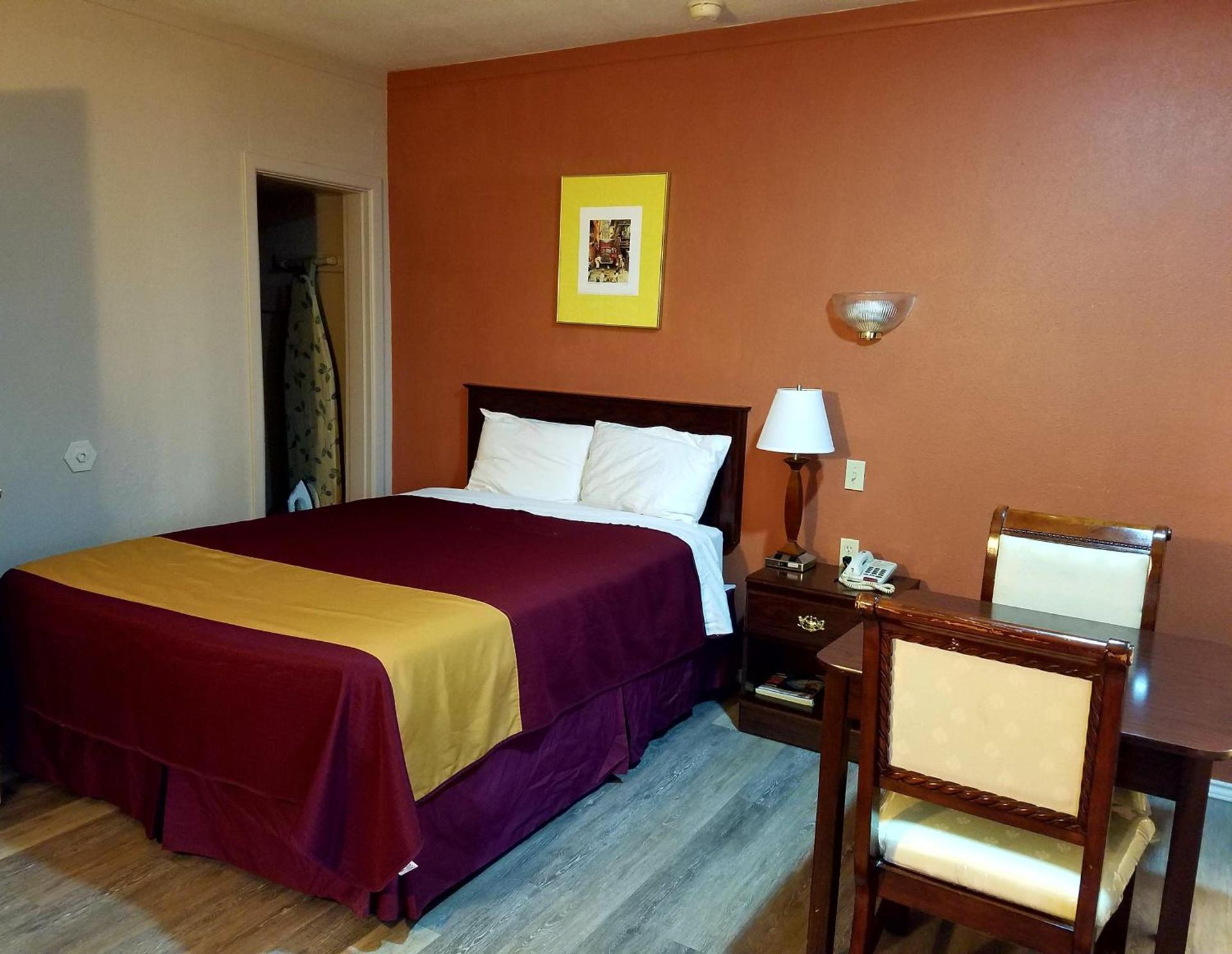 Americas Best Value Inn Ozona photo 18