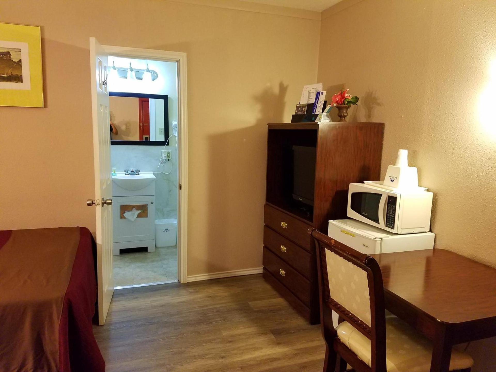 Americas Best Value Inn Ozona photo 19