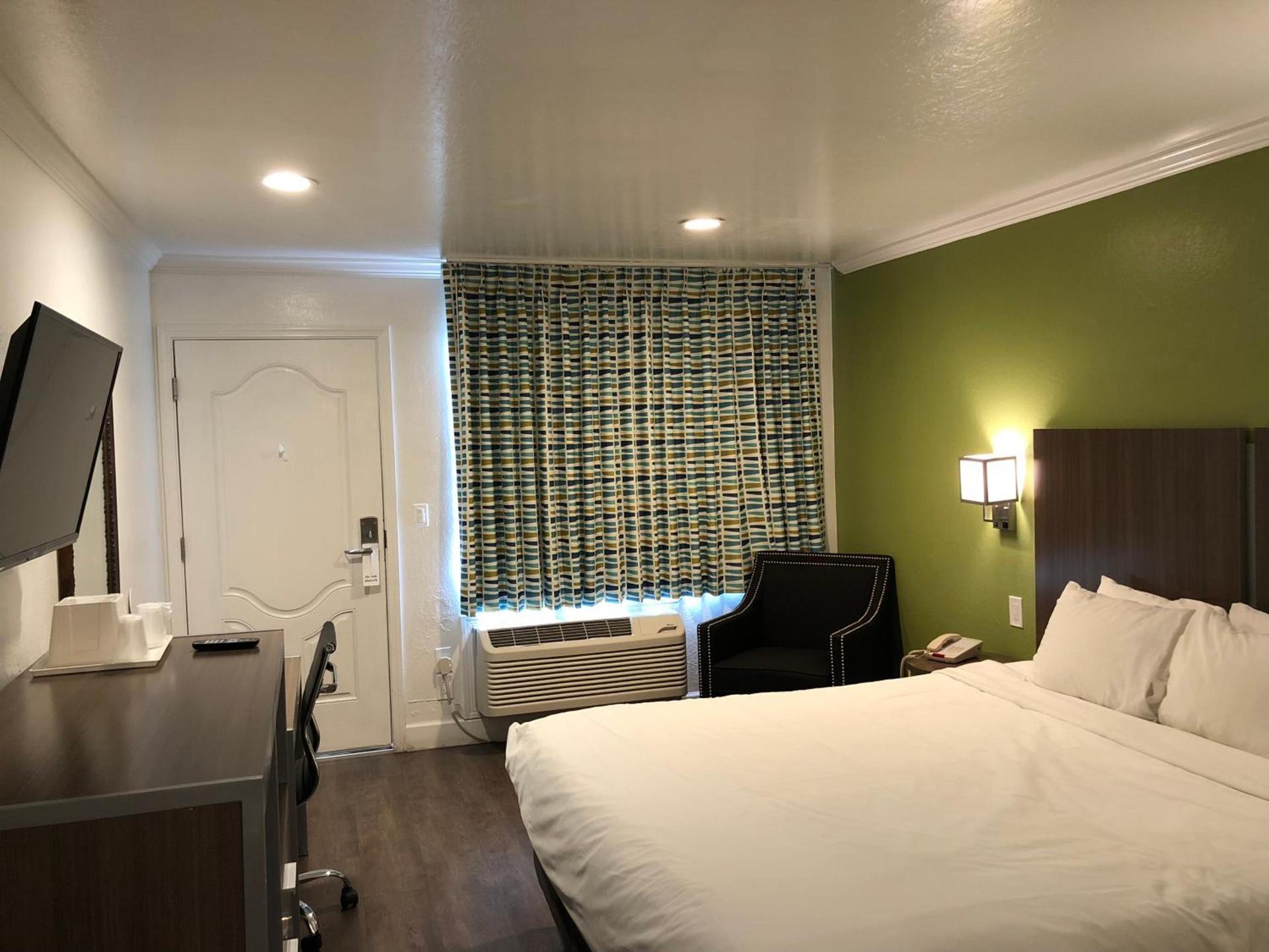 Gilroy Inn photo 19