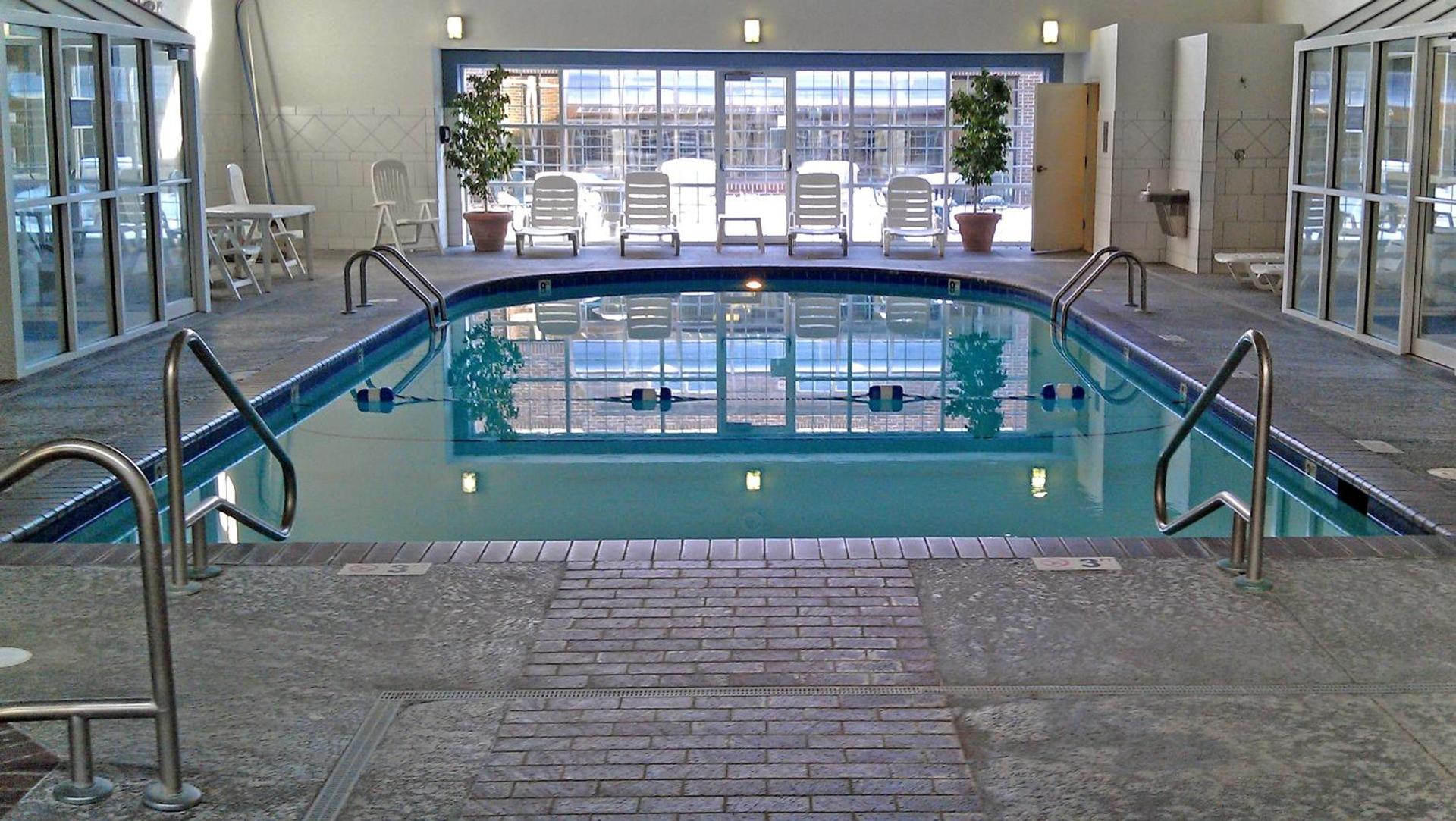 Baymont by Wyndham Des Moines Airport photo 2