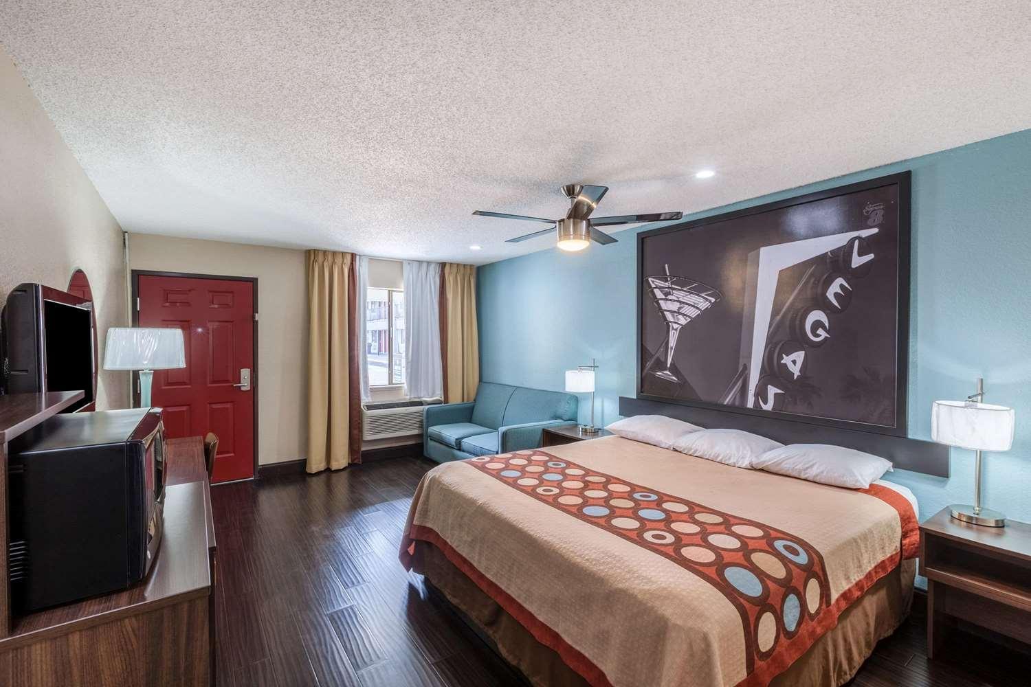 Super 8 by Wyndham Austin University/Downtown Area photo 22