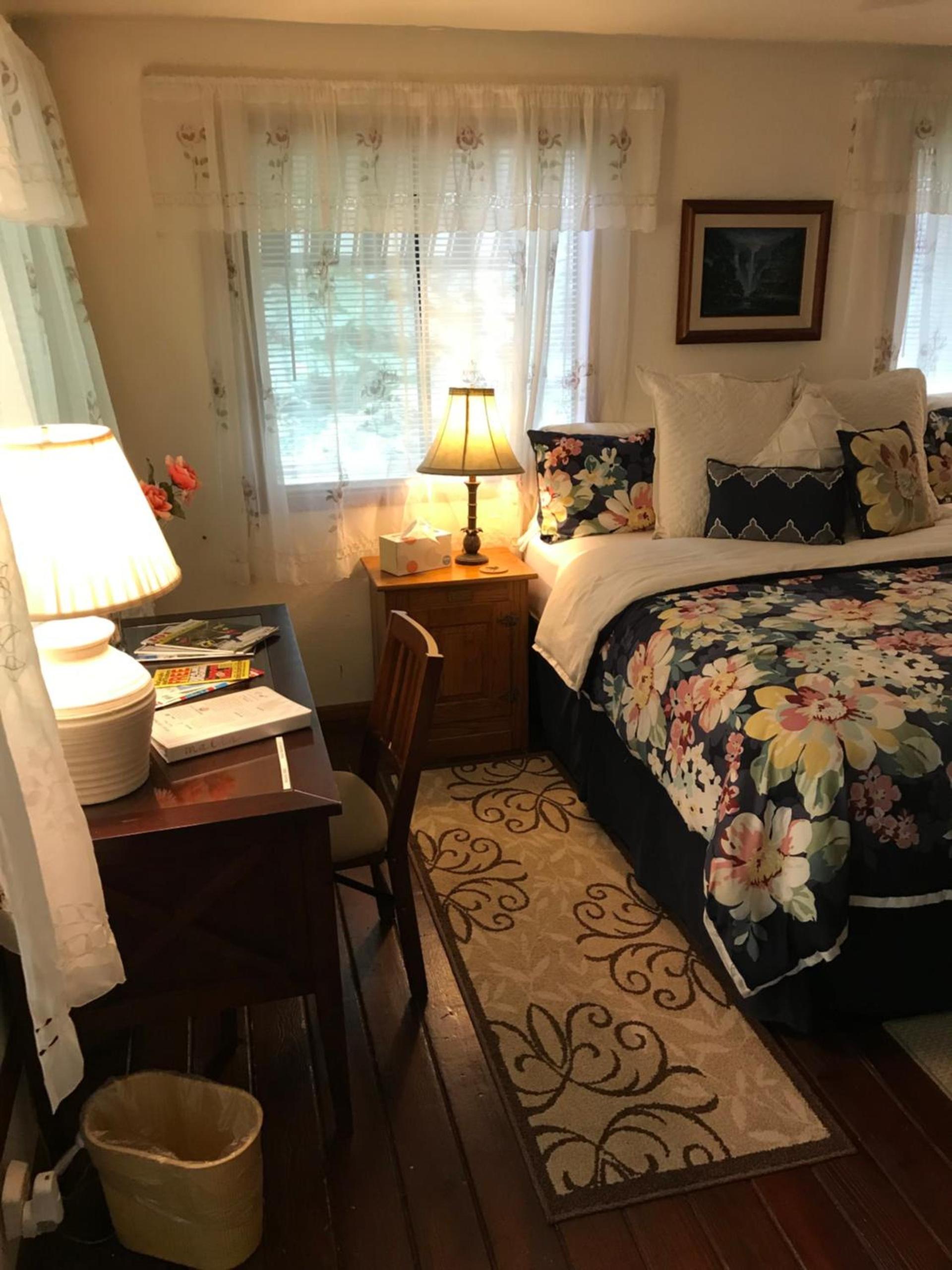 Hale Maluhia Country Inn photo 39