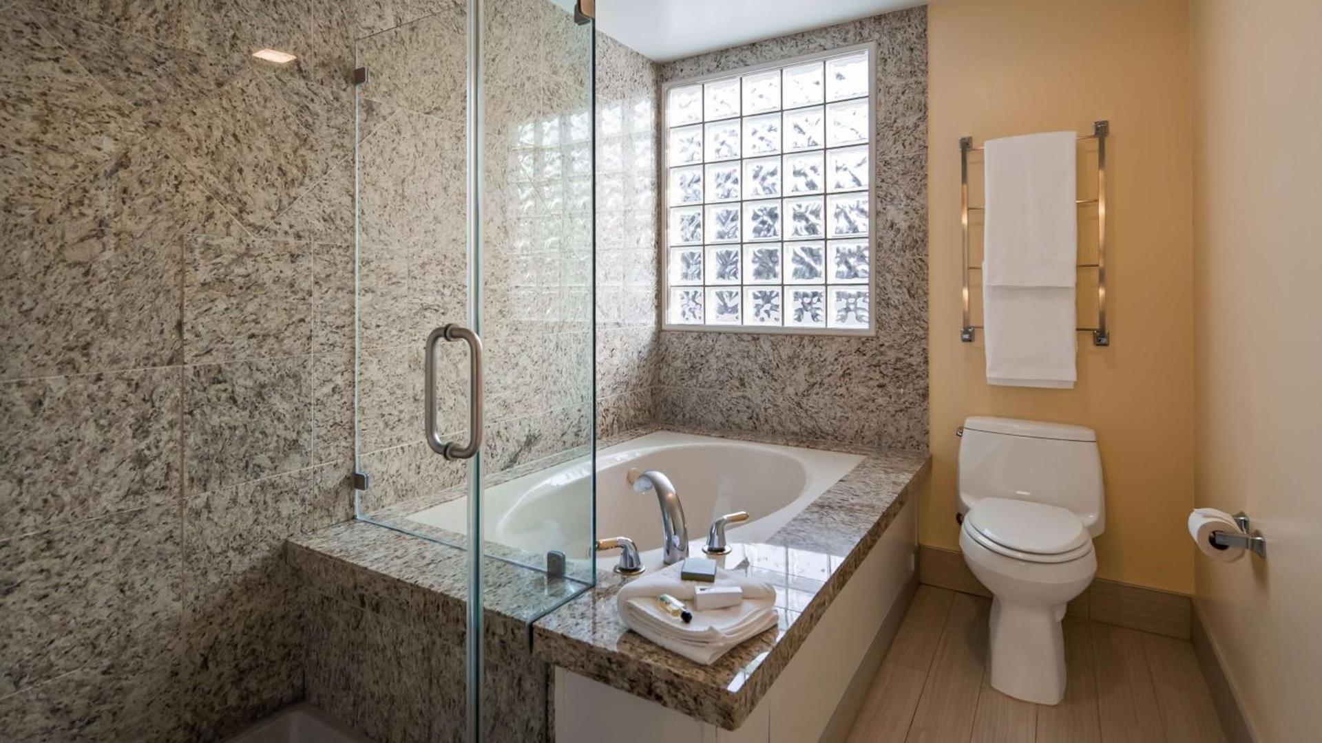Best Western Plus Palm Court Hotel photo 22