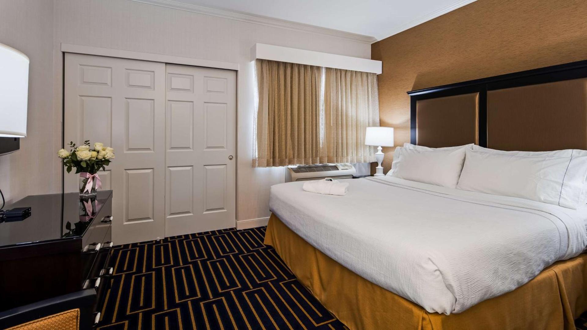 Best Western Plus Palm Court Hotel photo 17