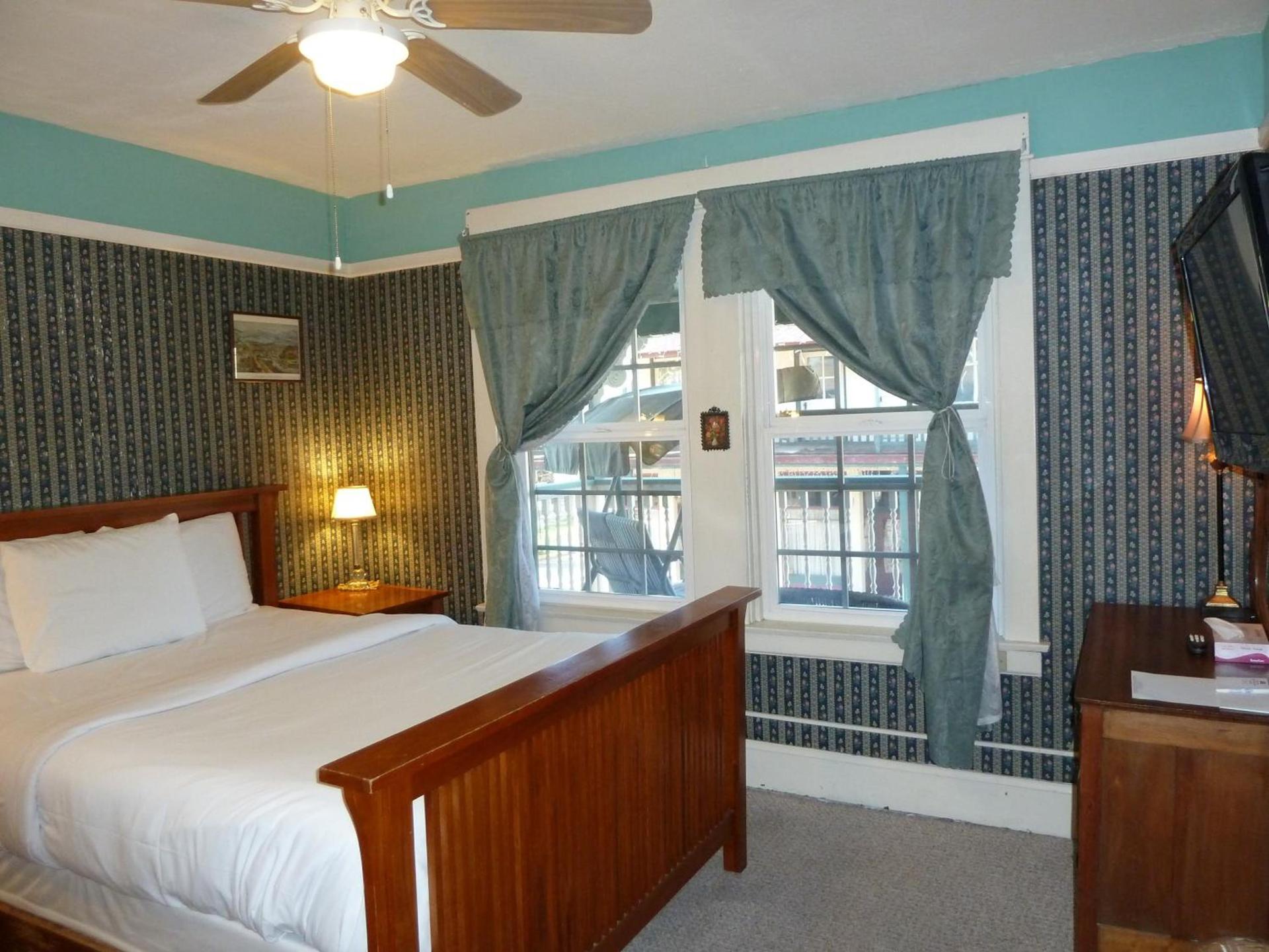 Americas Best Value Inn Royal Carriage photo 28