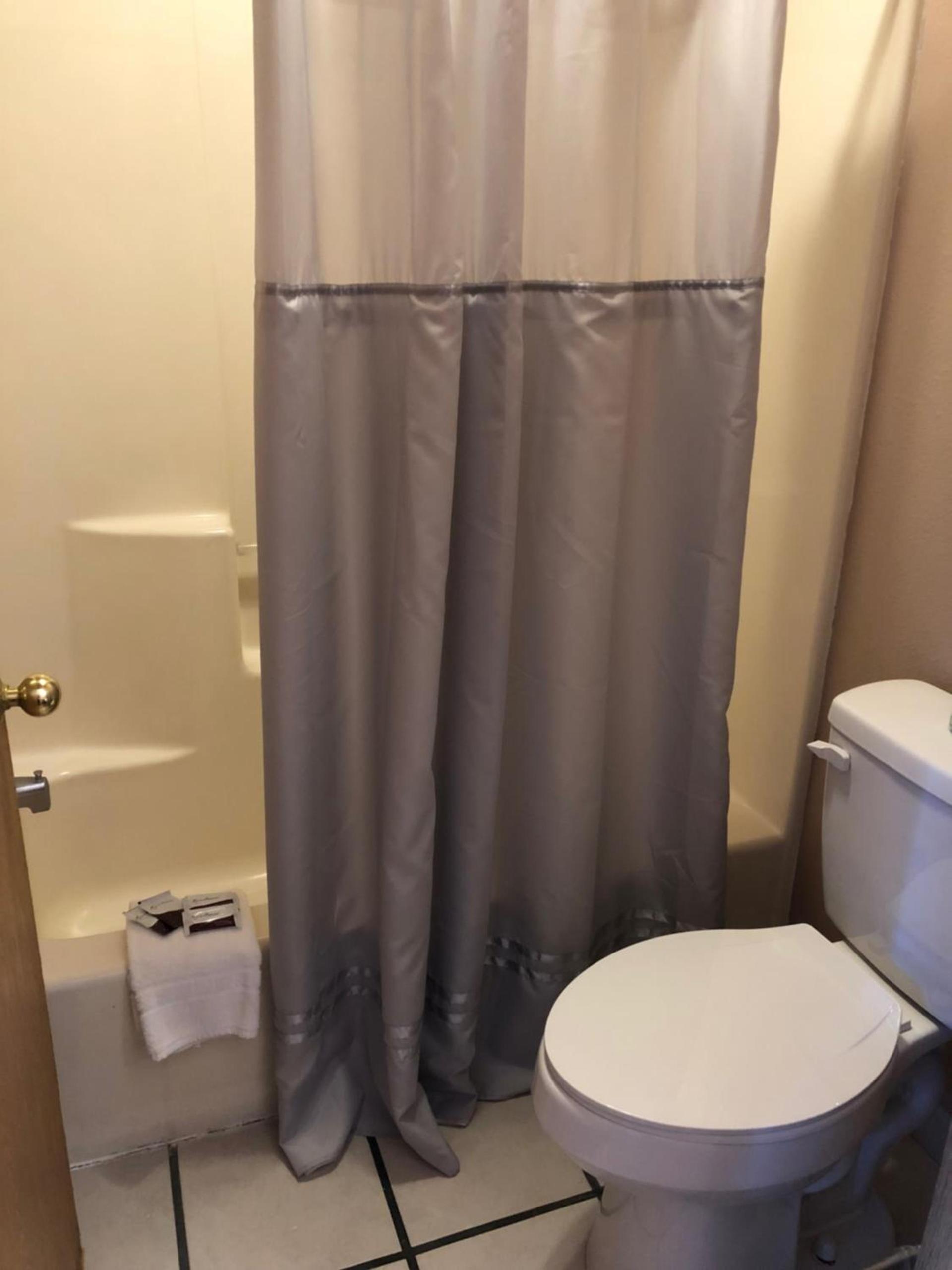 Sumner Motor Inn photo 16