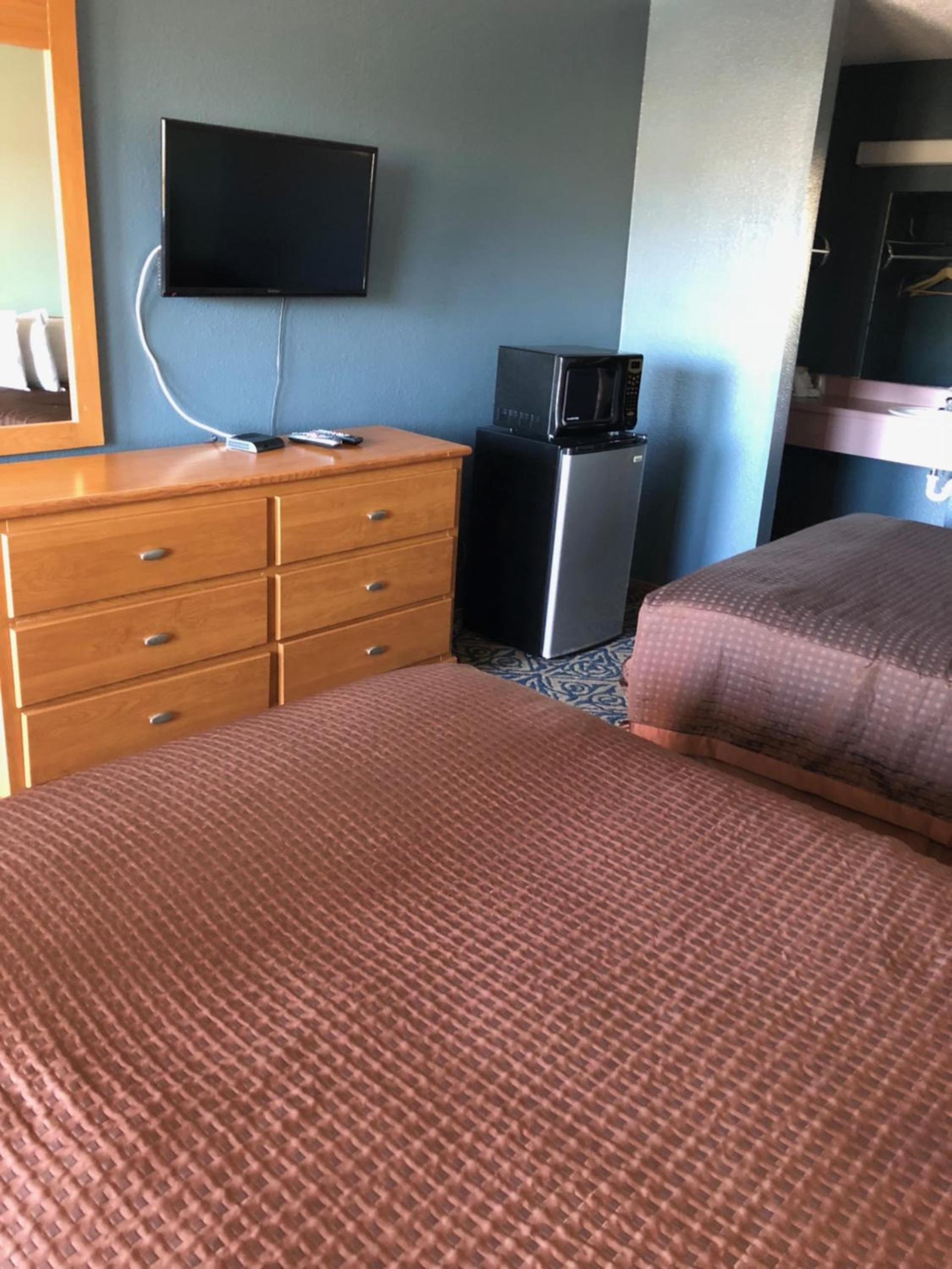 Sumner Motor Inn photo 20