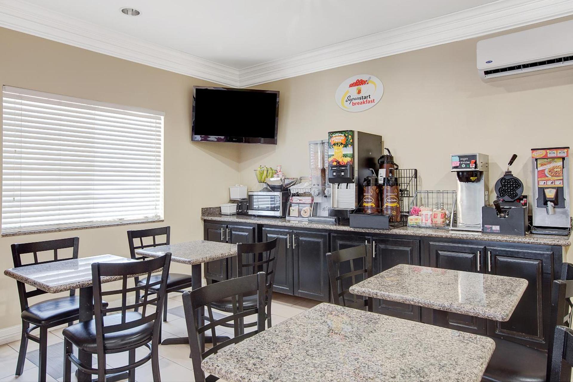 Crystal Inn Houston North I-45 photo 34