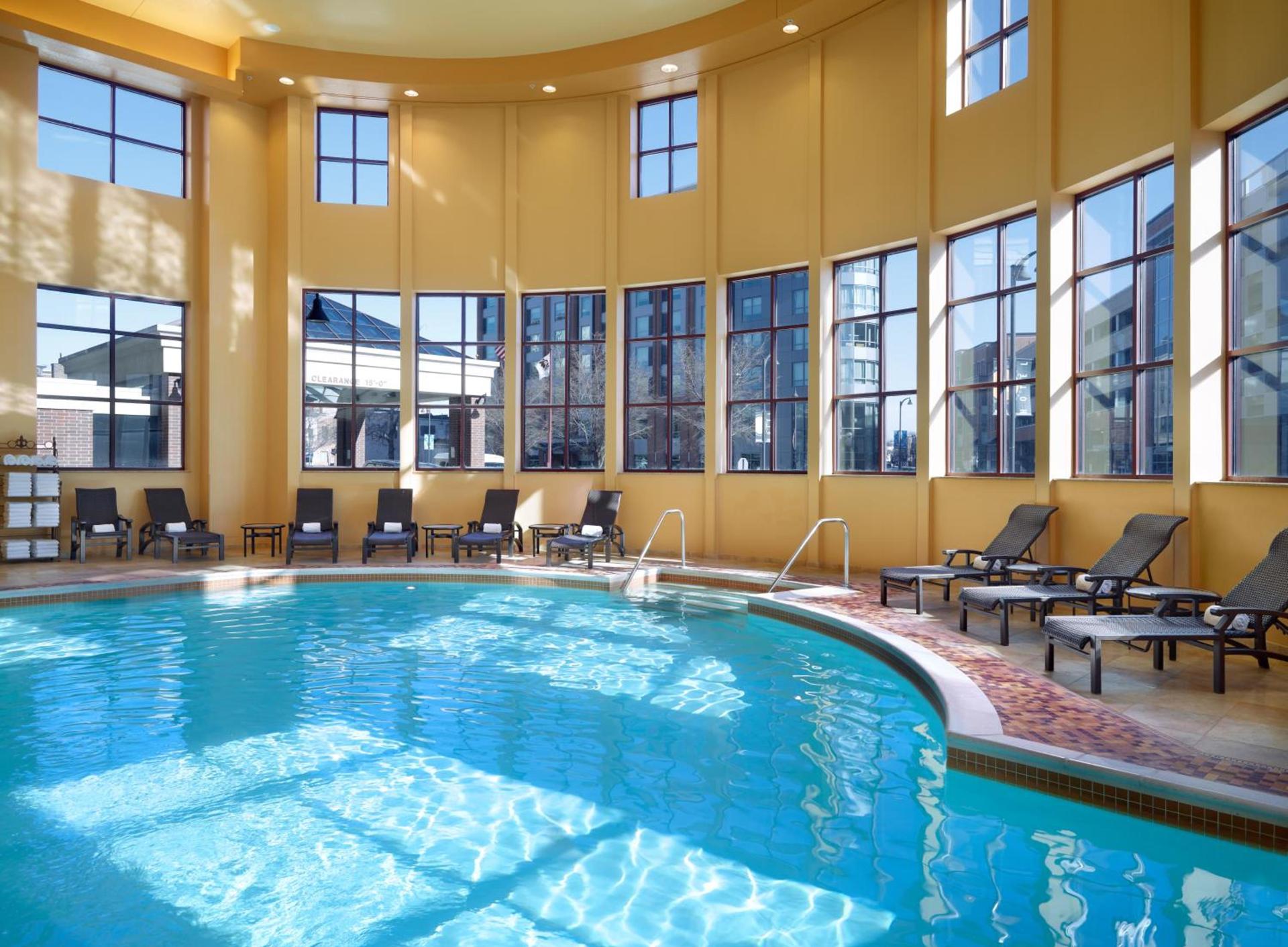 Marriott Bloomington Normal Hotel and Conference Center photo 2