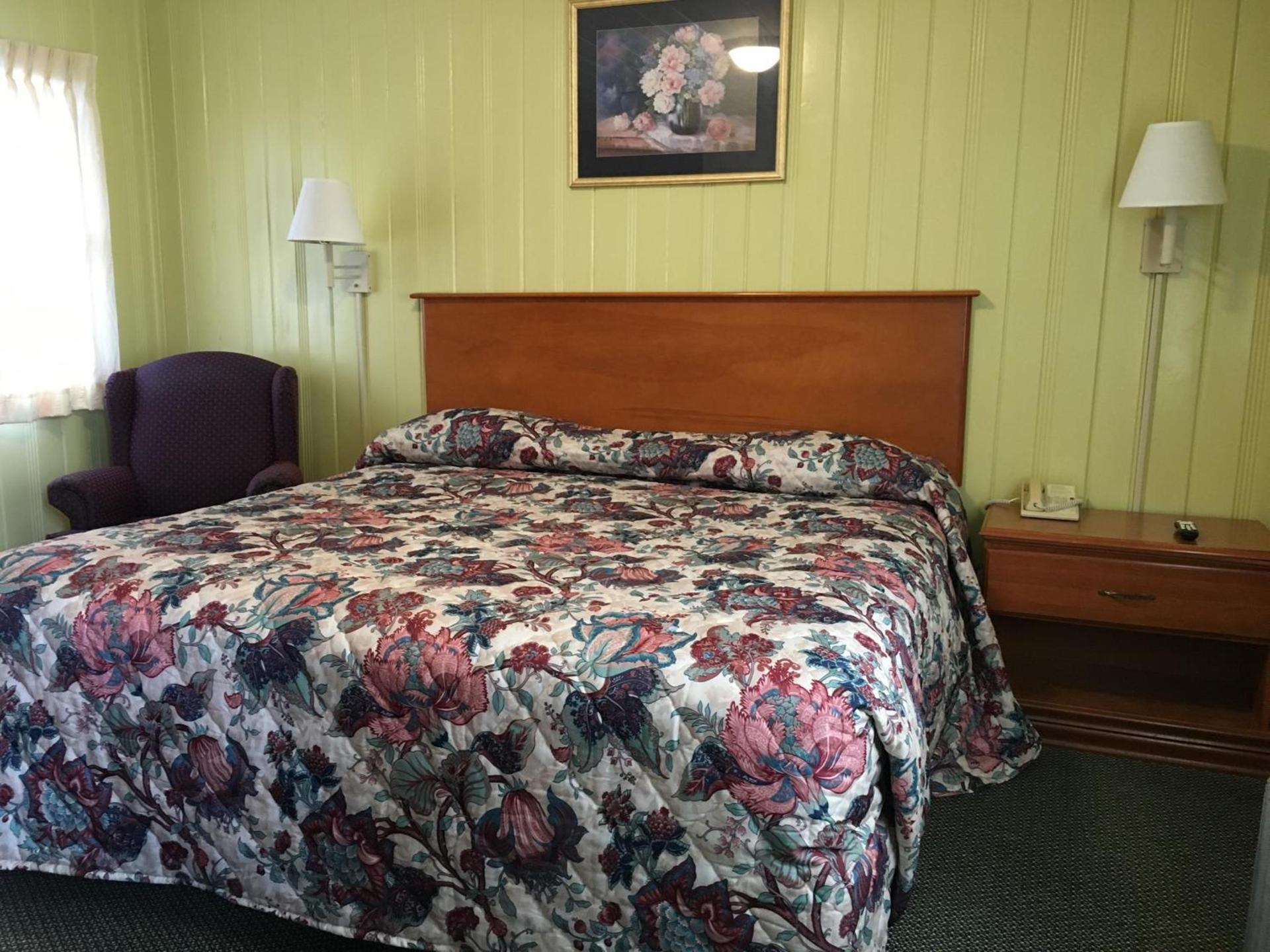 Pine Ridge Motel photo 35