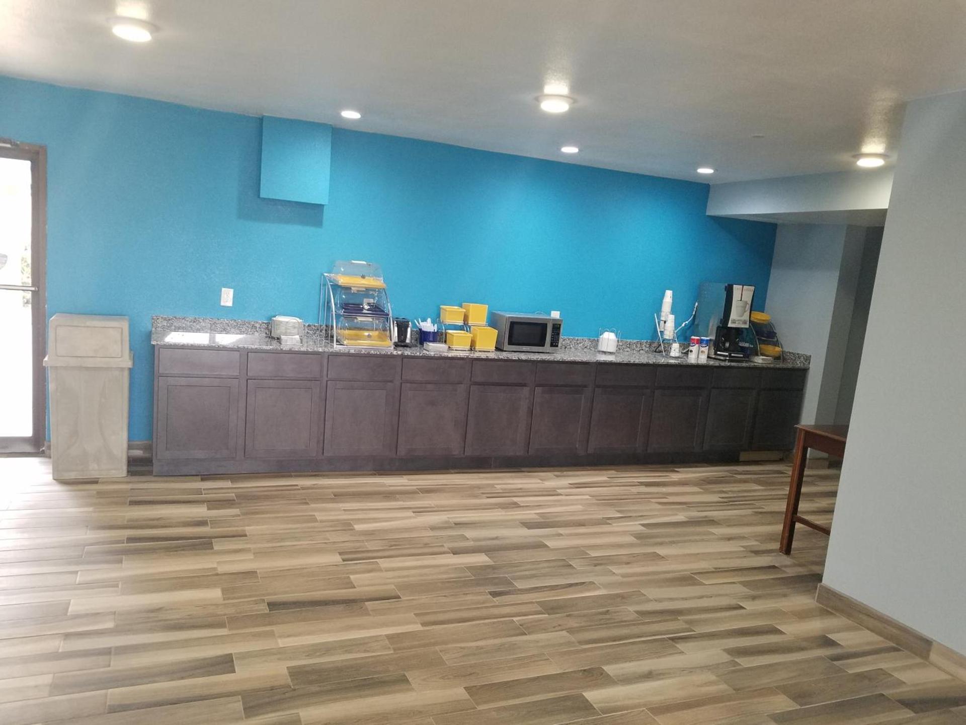 Days Inn by Wyndham Oklahoma City NW Expressway photo 31