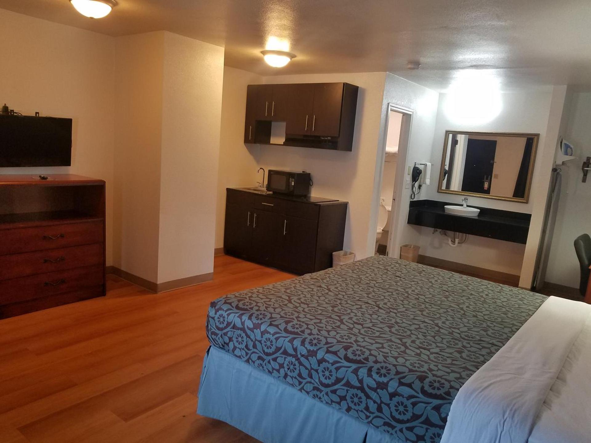 Days Inn by Wyndham Oklahoma City NW Expressway photo 19