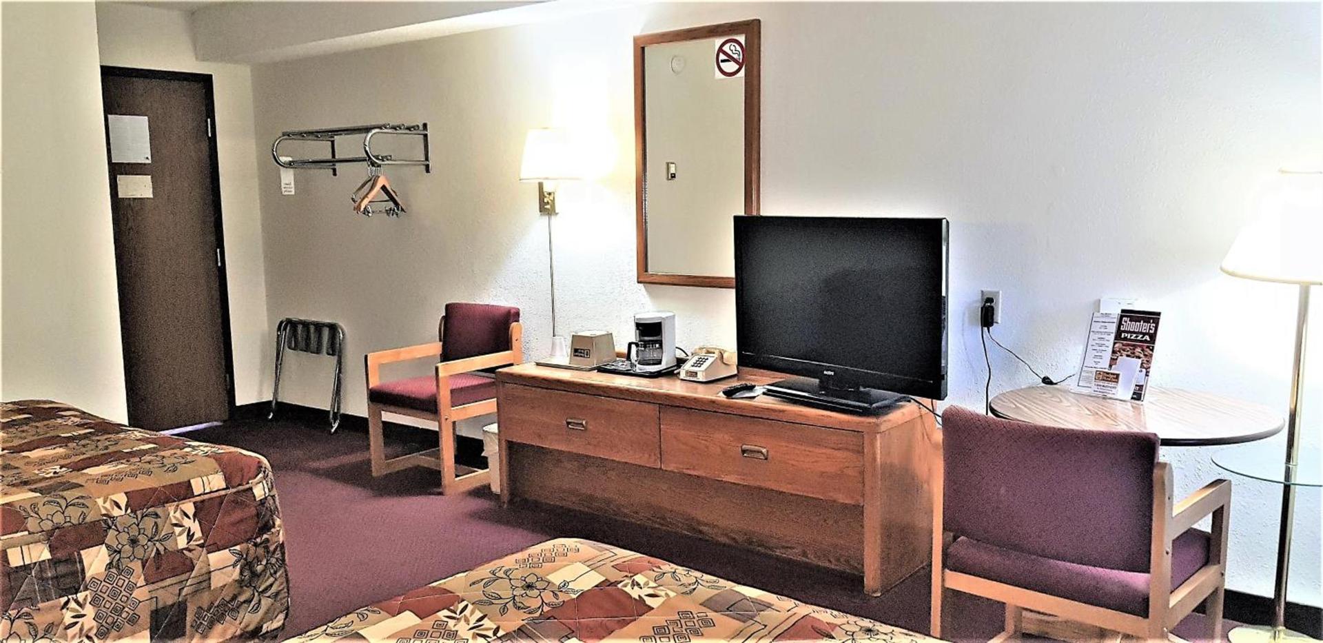 AmeriVu Inn & Suites-Avon photo 11