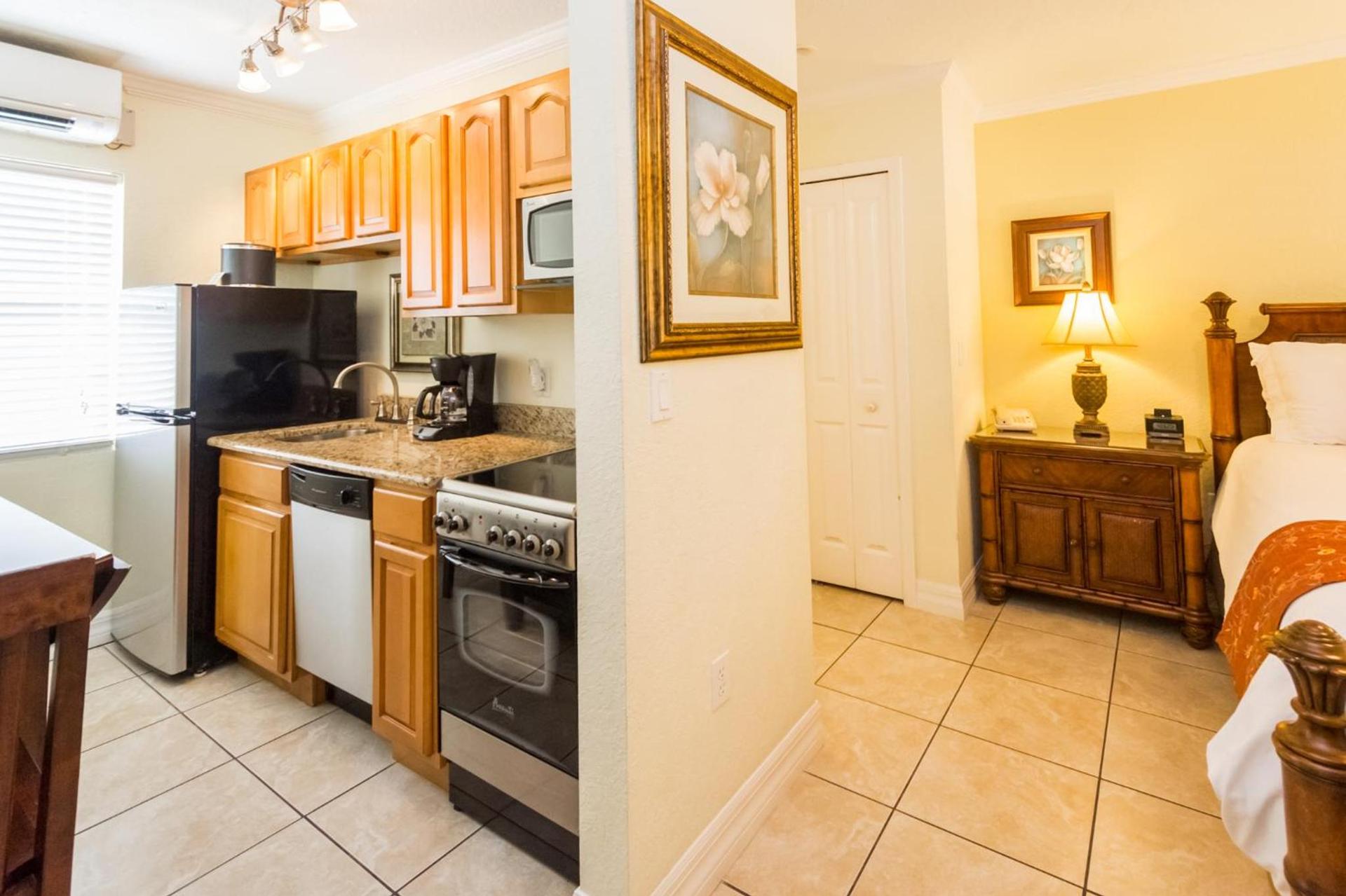 Tropical Beach Resorts - Sarasota photo 44