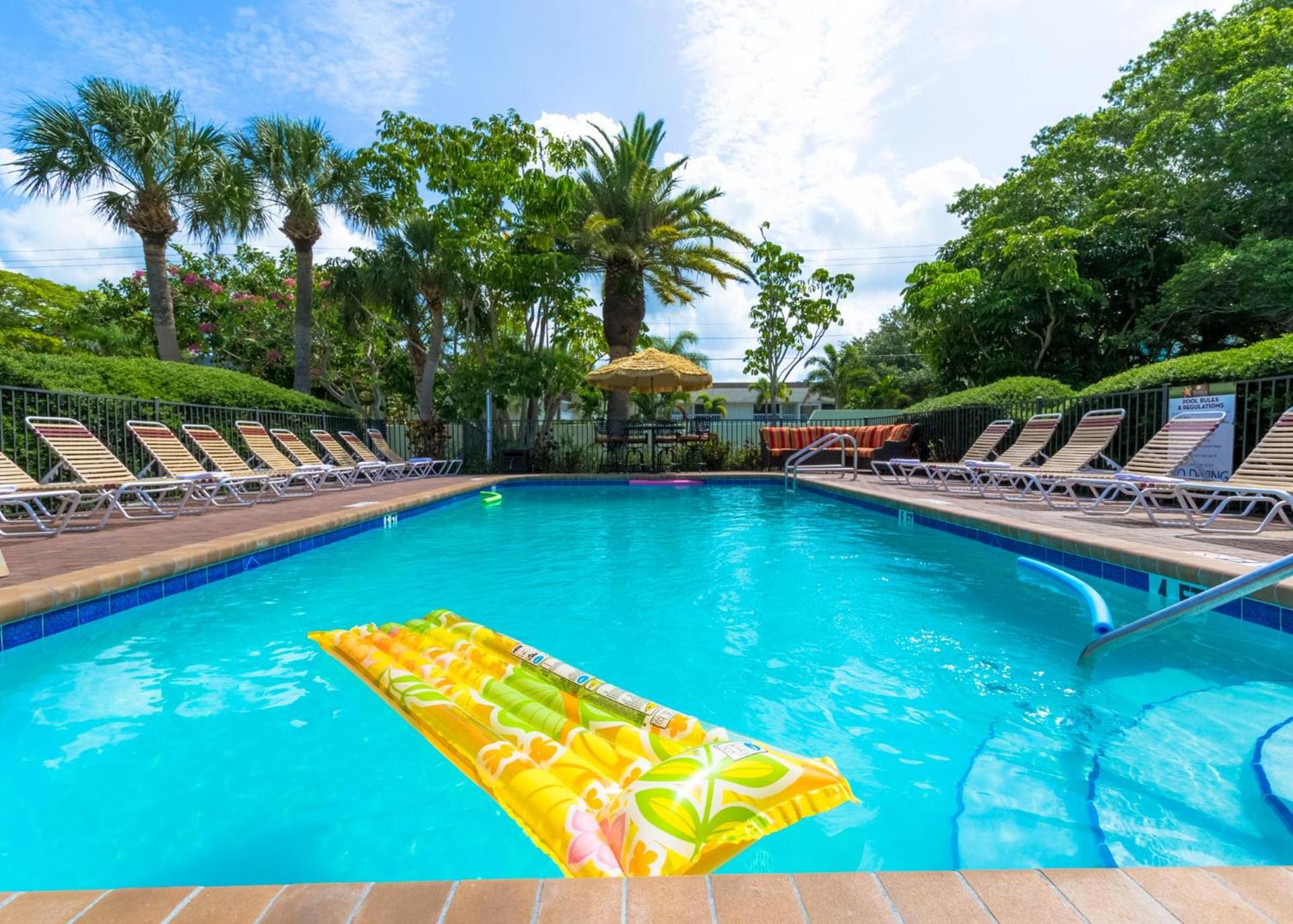 Tropical Beach Resorts - Sarasota photo 30