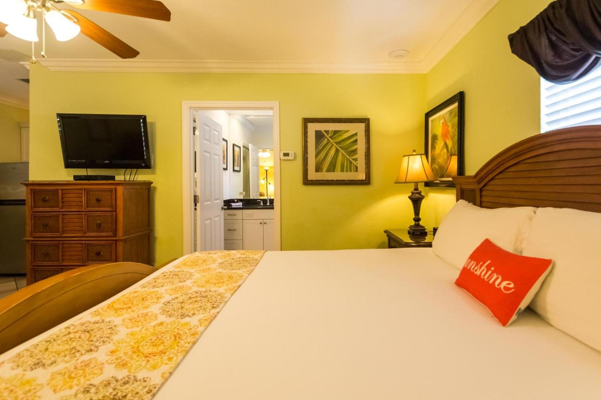 Tropical Beach Resorts - Sarasota photo 8