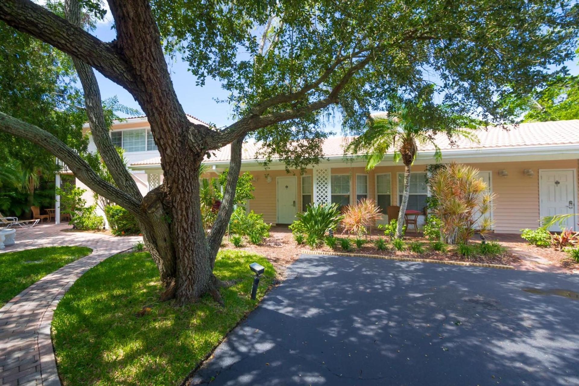 Tropical Beach Resorts - Sarasota photo 14