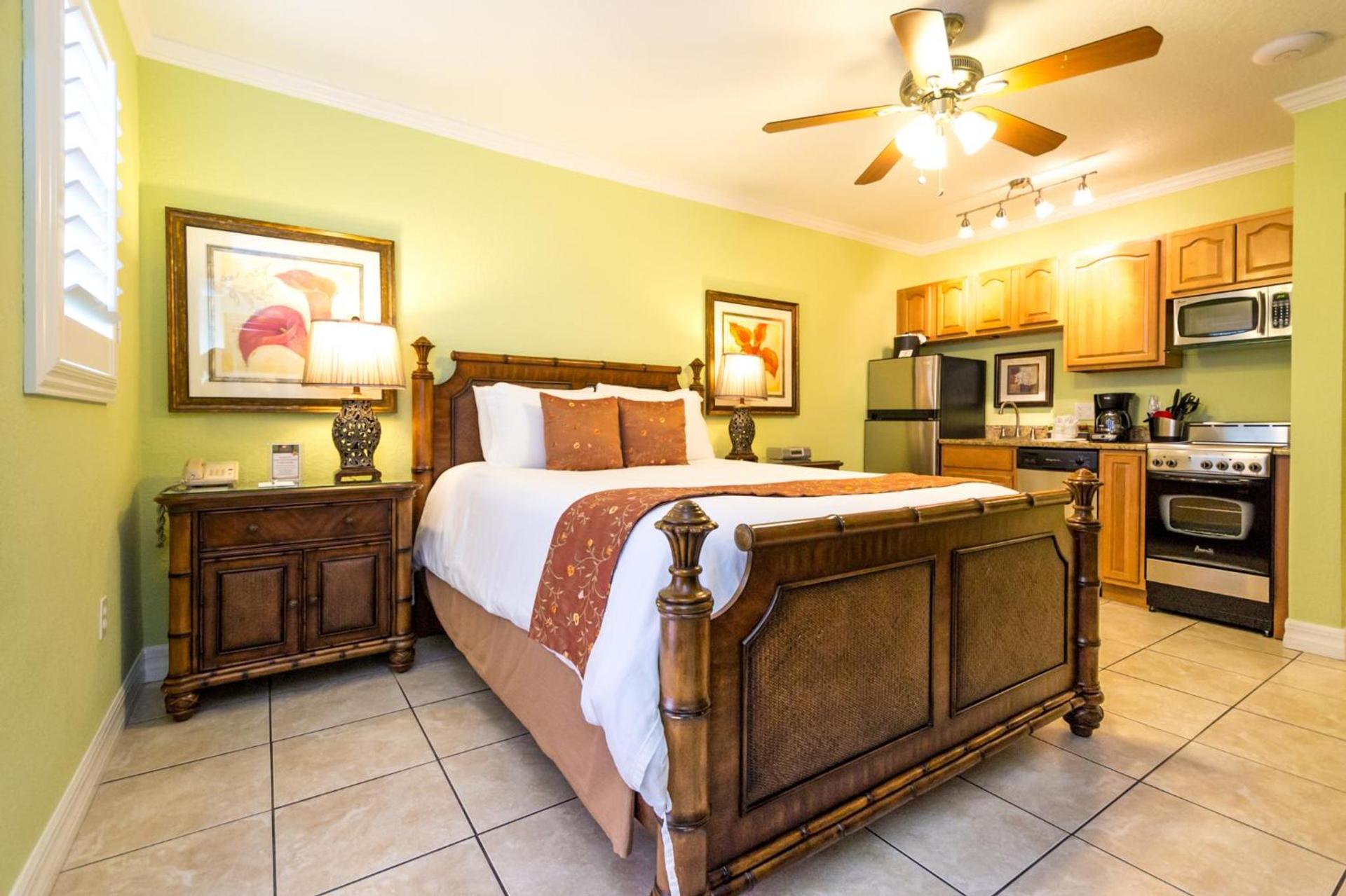 Tropical Beach Resorts - Sarasota photo 32