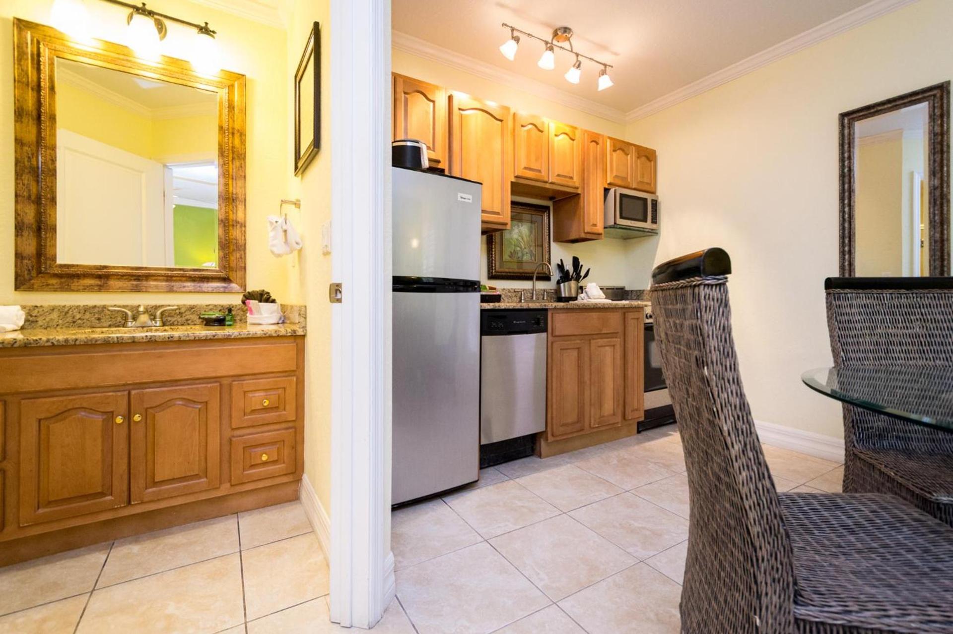 Tropical Beach Resorts - Sarasota photo 35