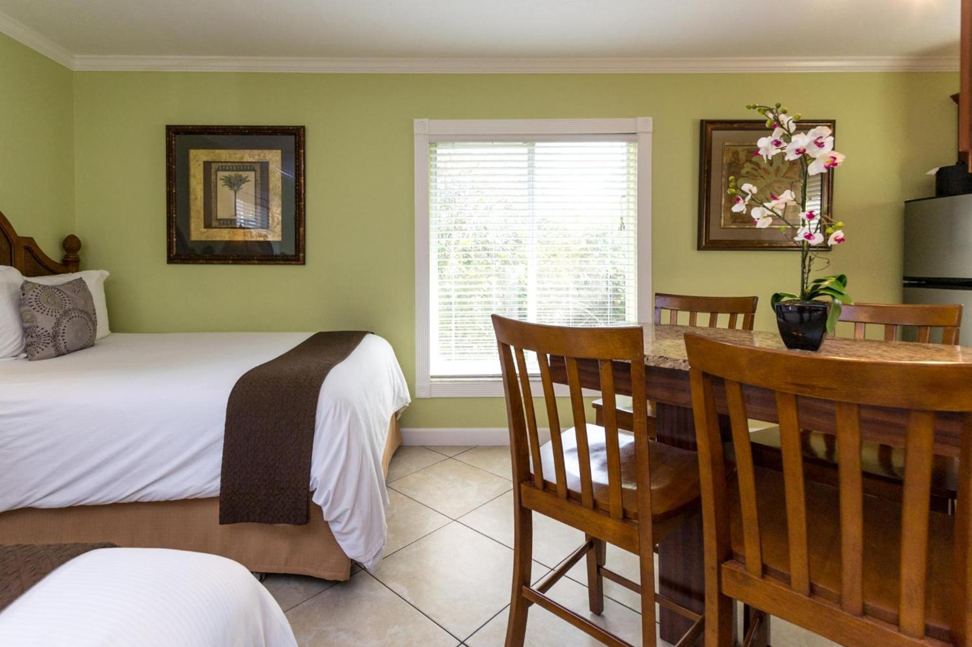 Tropical Beach Resorts - Sarasota photo 41