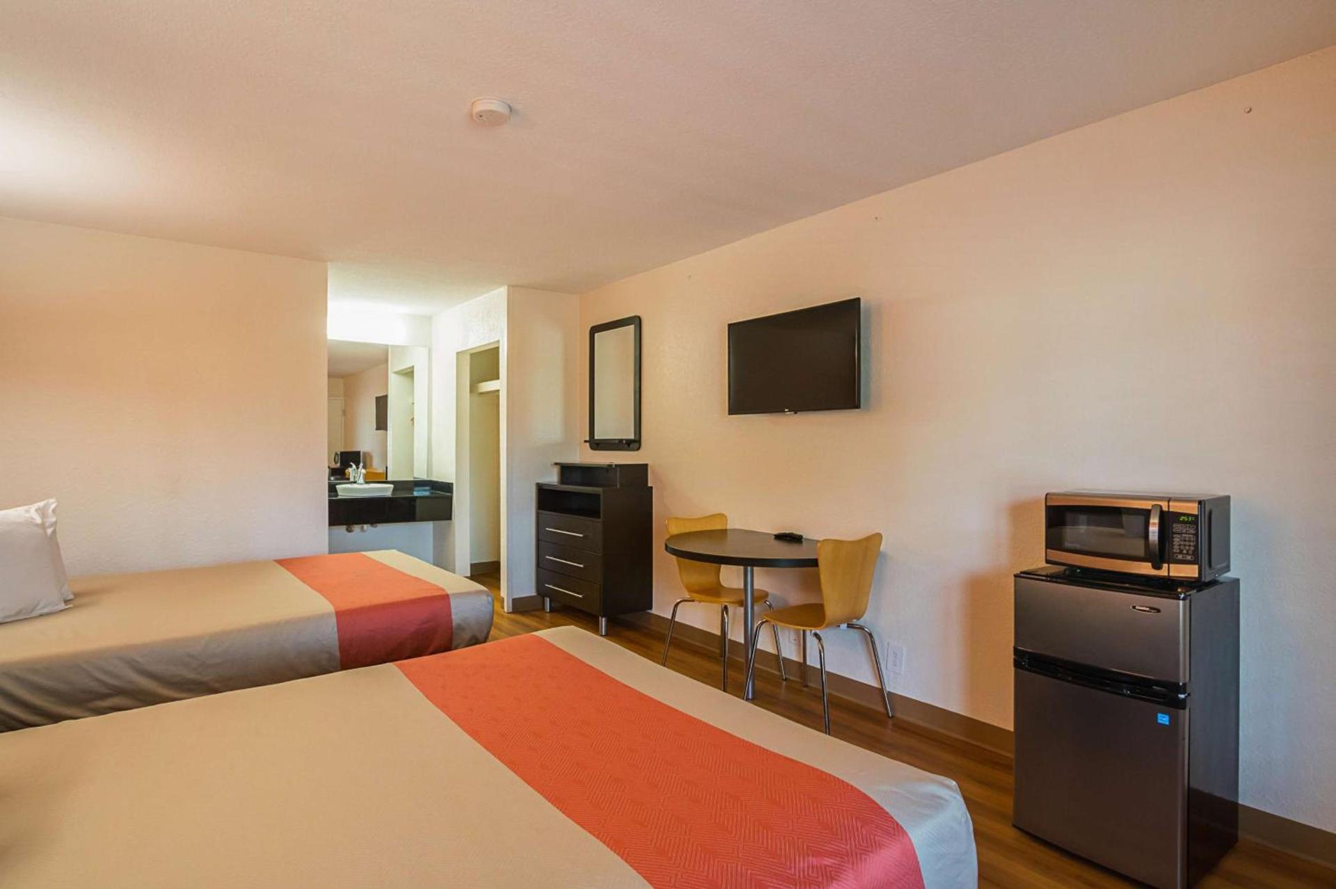 Motel 6-Savannah, GA - Midtown photo 4