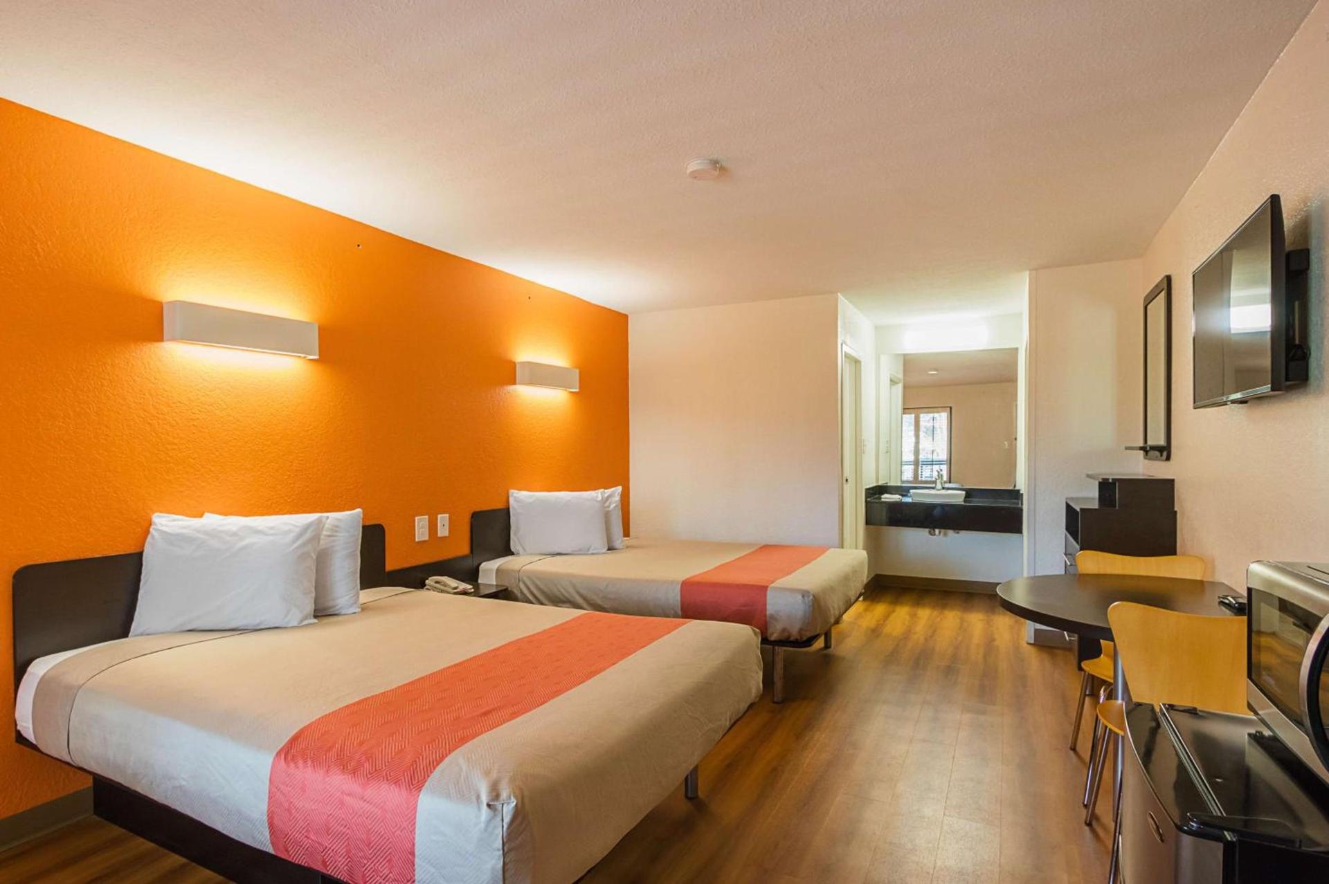 Motel 6-Savannah, GA - Midtown photo 3