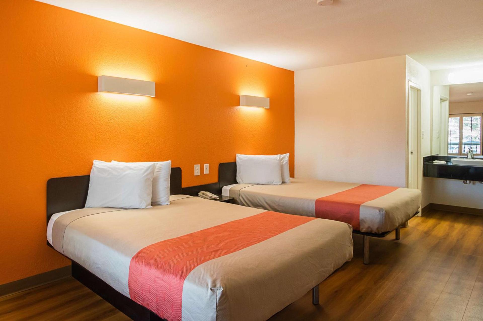 Motel 6-Savannah, GA - Midtown photo 21
