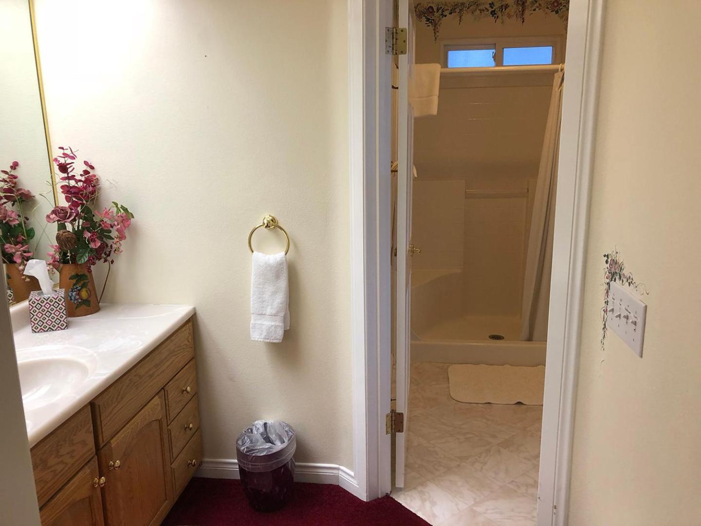 Giant Oaks Lodge photo 9