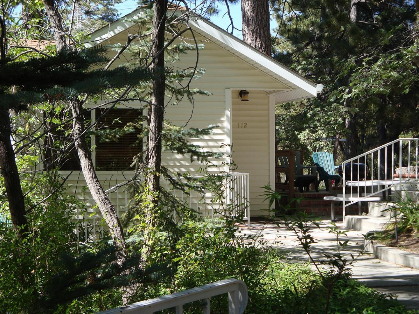 Giant Oaks Lodge photo 6