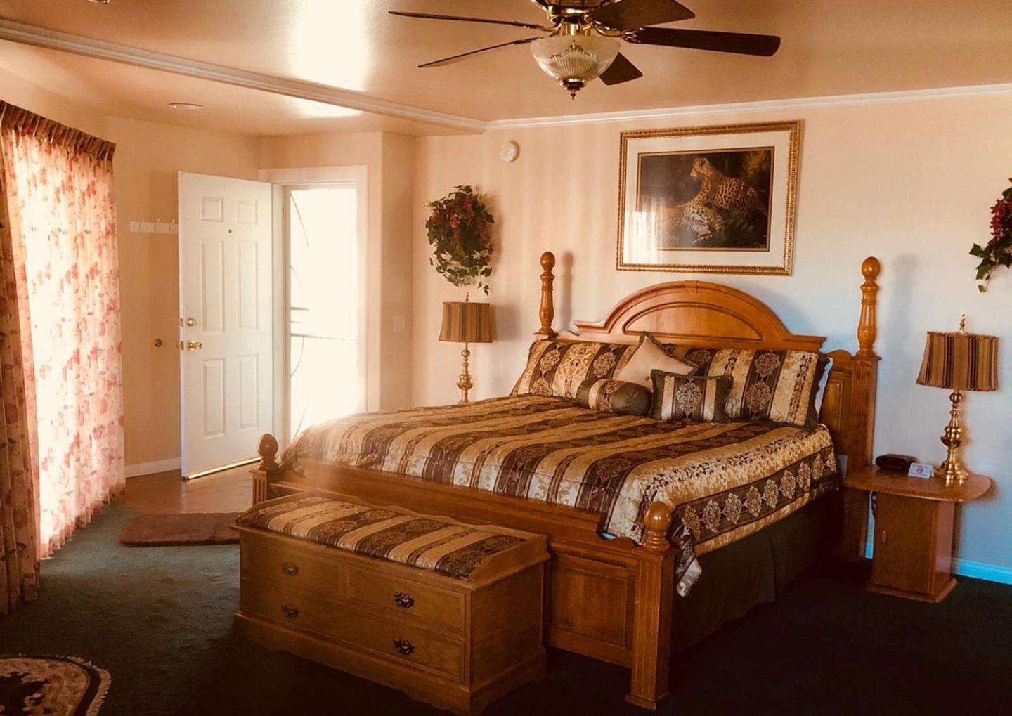 Giant Oaks Lodge photo 56