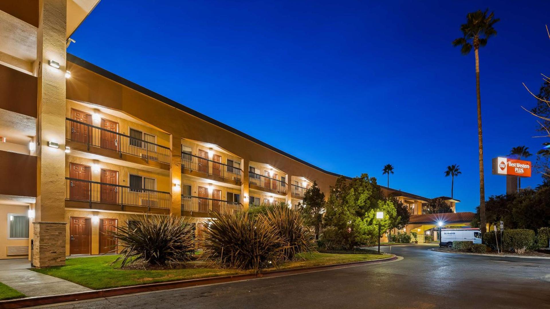 Best Western Plus Pleasanton Inn photo 8