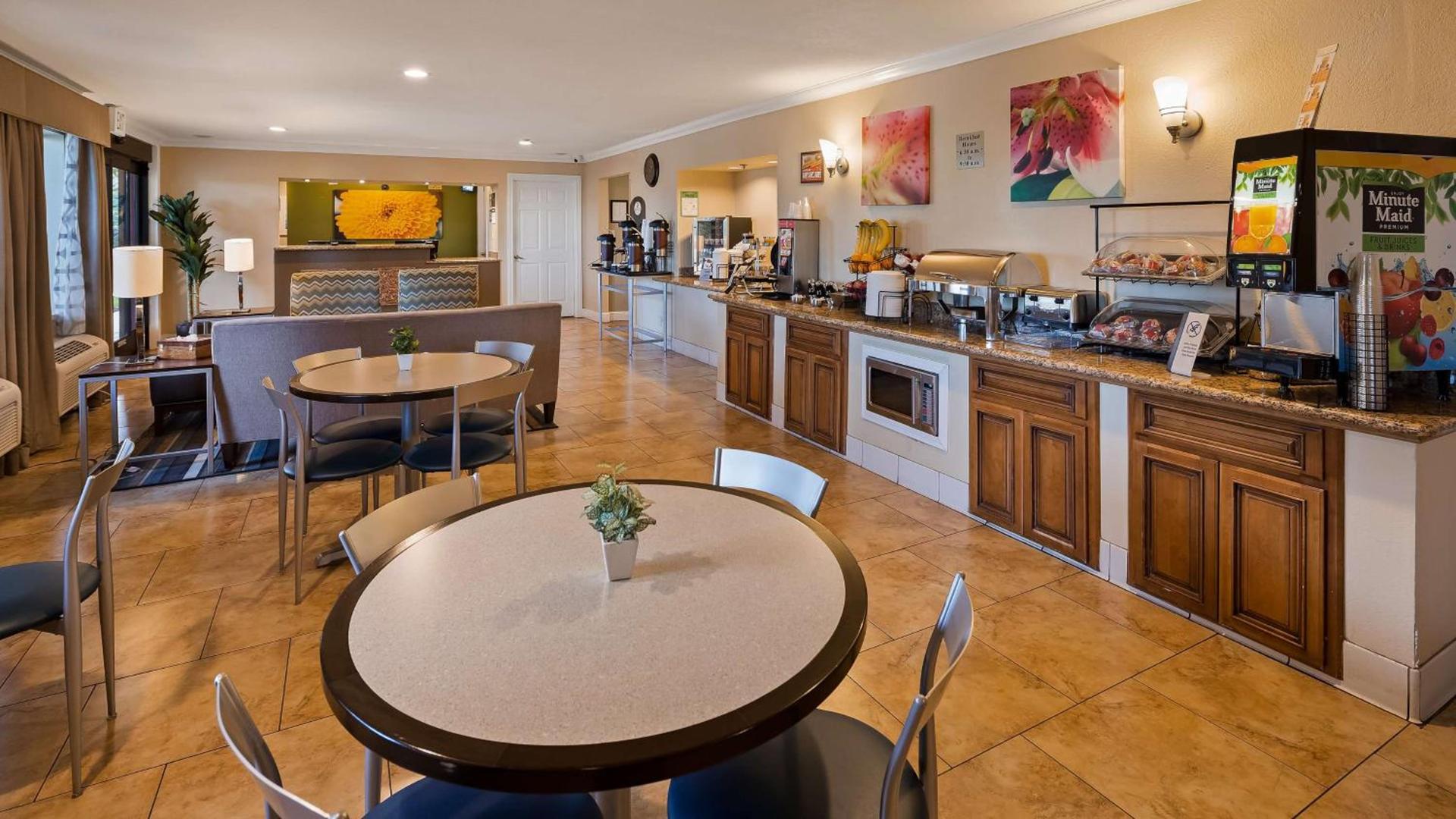 Best Western Plus Pleasanton Inn photo 9