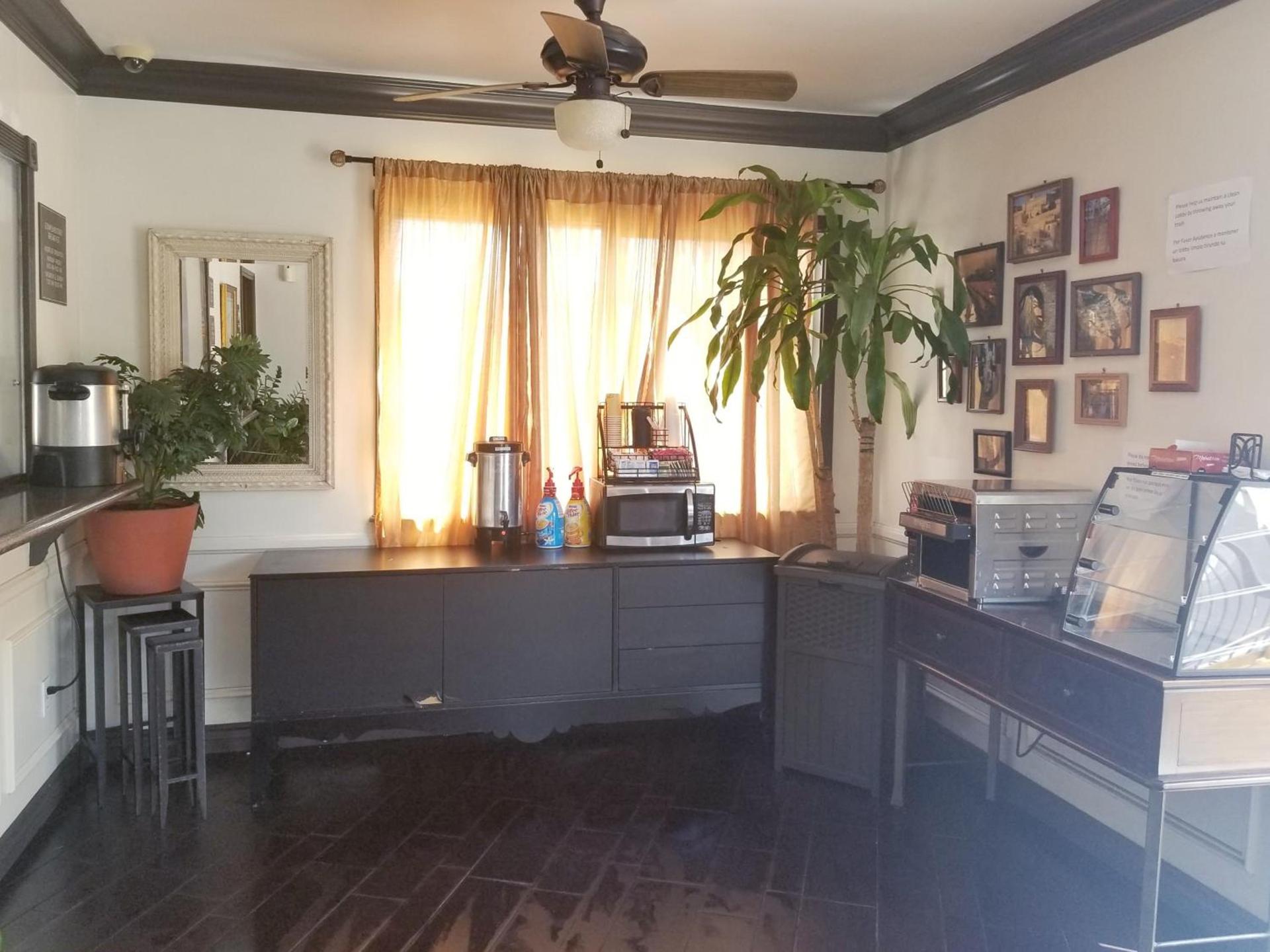 Casa Bella Inn Downtown LA photo 2