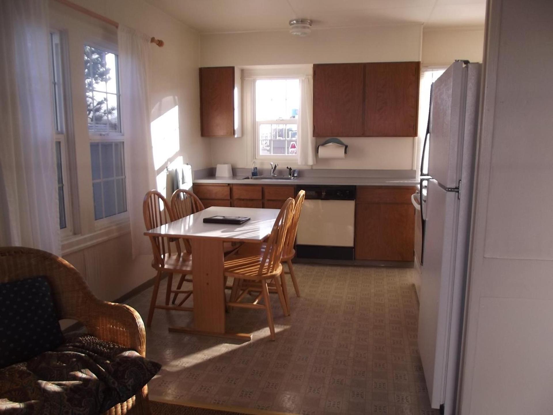 Hillcrest Inn photo 36