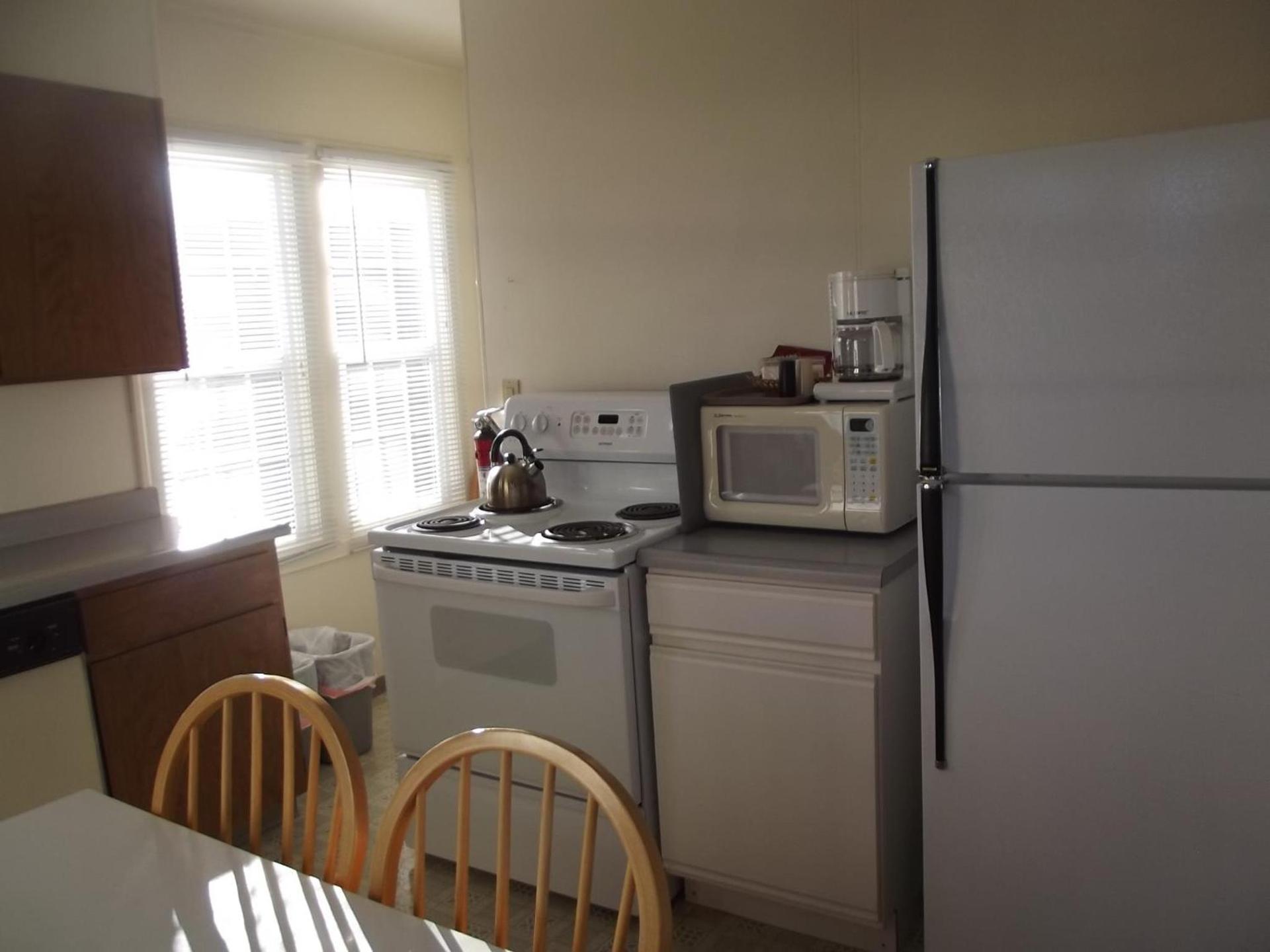 Hillcrest Inn photo 37